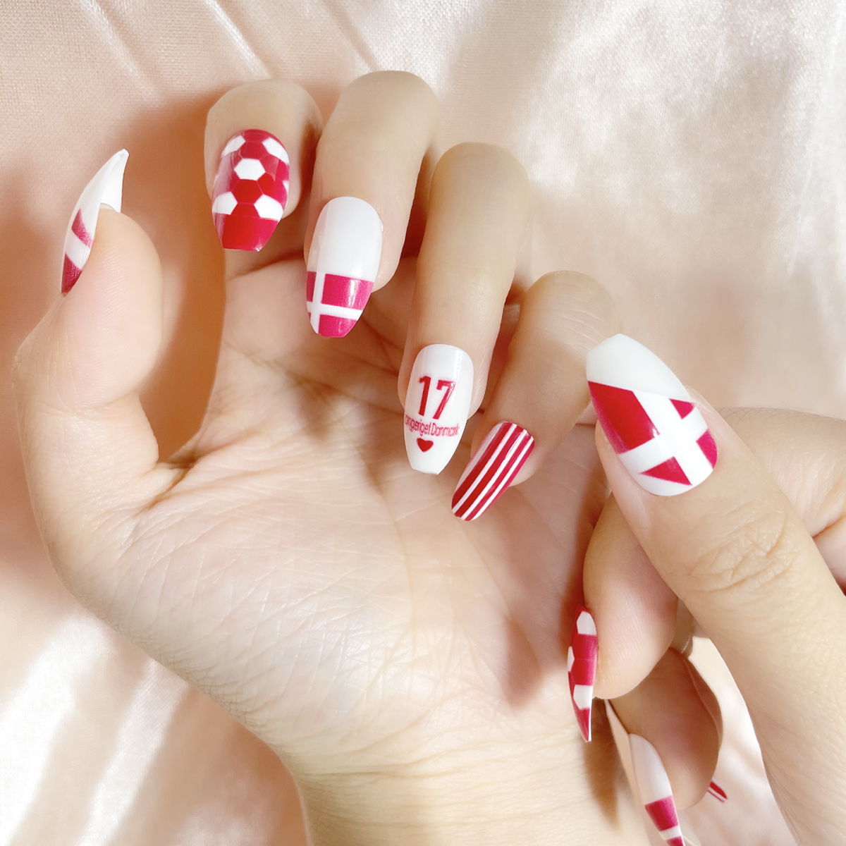 24 PCS PRESS ON NAIL TIPS COFFIN SHAPE PINK FOOTBALL PATTERN full figure