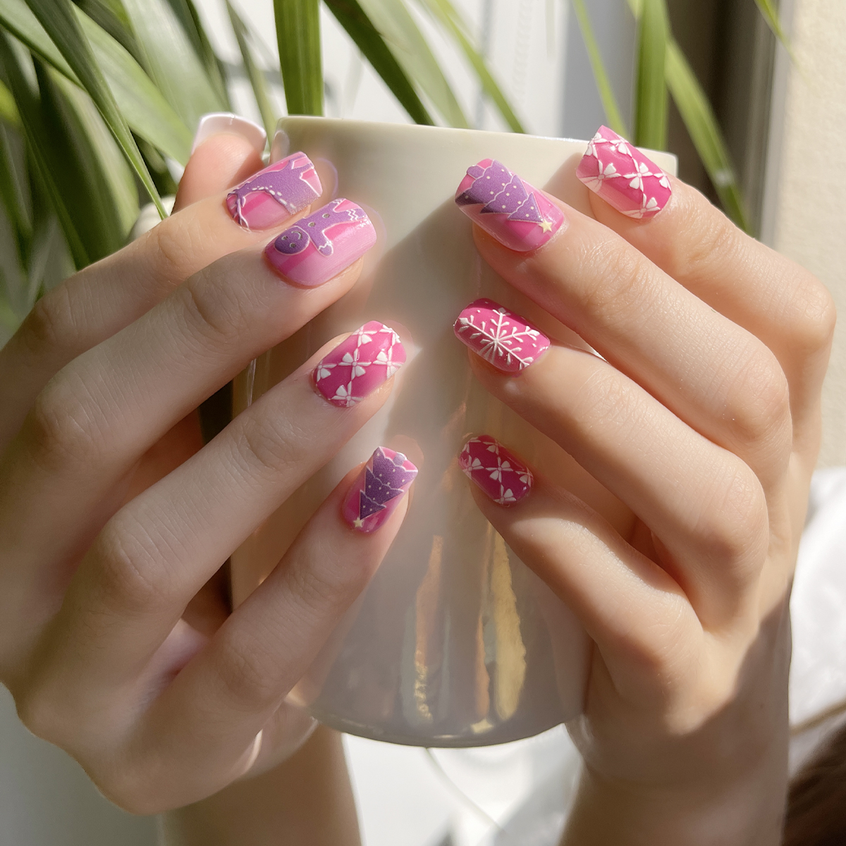 24 PCS PRESS ON NAIL TIPS SQUARE SHAPE PINK BASE COLOR WITH CHRISTMAS TREE PATTERN full figure