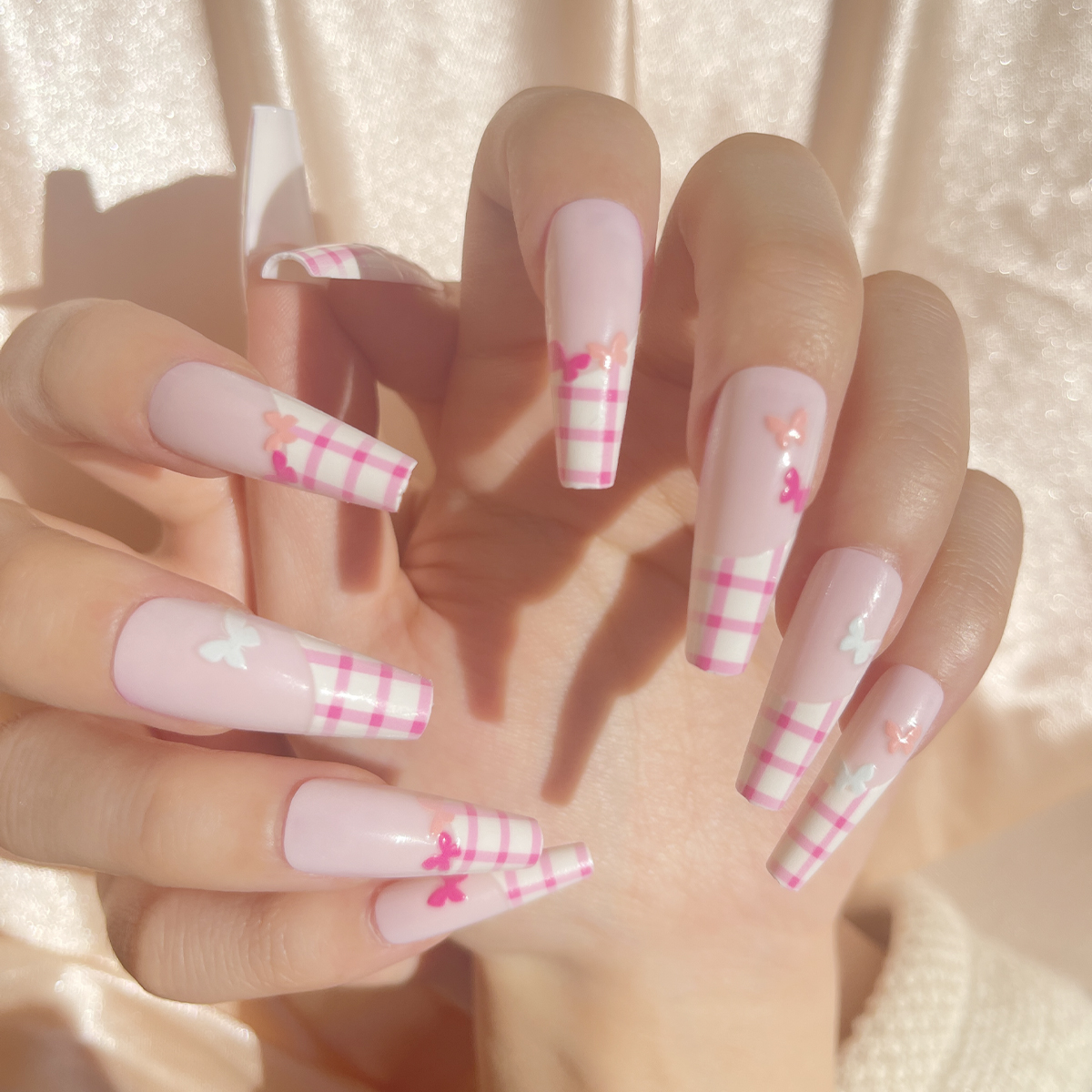 24 PCS PRESS ON NAIL TIPS BALLET SHAPE PINK BASE COLOR BUTTERFLY PATTERN Application Scenario