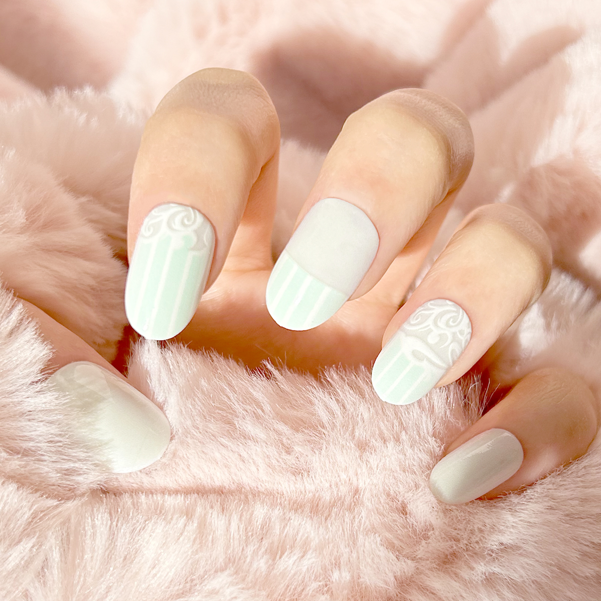 24 PCS PRESS ON NAIL TIPS OVAL SHAPE LIGHT GREEN COLOR Application Scenario