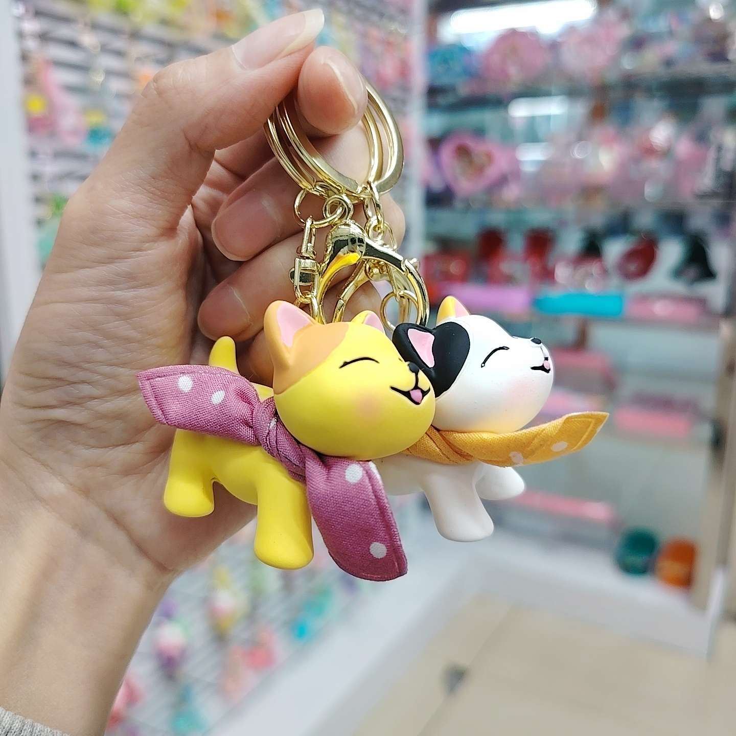 可爱蝴蝶结围巾狗钥匙扣挂件少女心微笑立体小猫公仔包包钥匙链礼品挂饰批发产品图