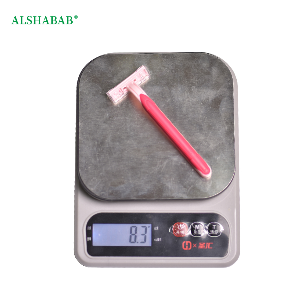 吉列刀片/猫狗用品/新式剃须刀片刀架/手动剃须刀/剃刀白底实物图