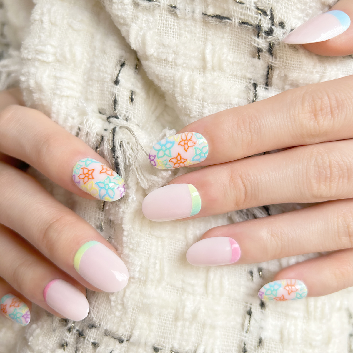 24 PCS PRESS ON NAIL TIPS OVAL SHAPE COLORFUL FLOWER PATTERN undefined