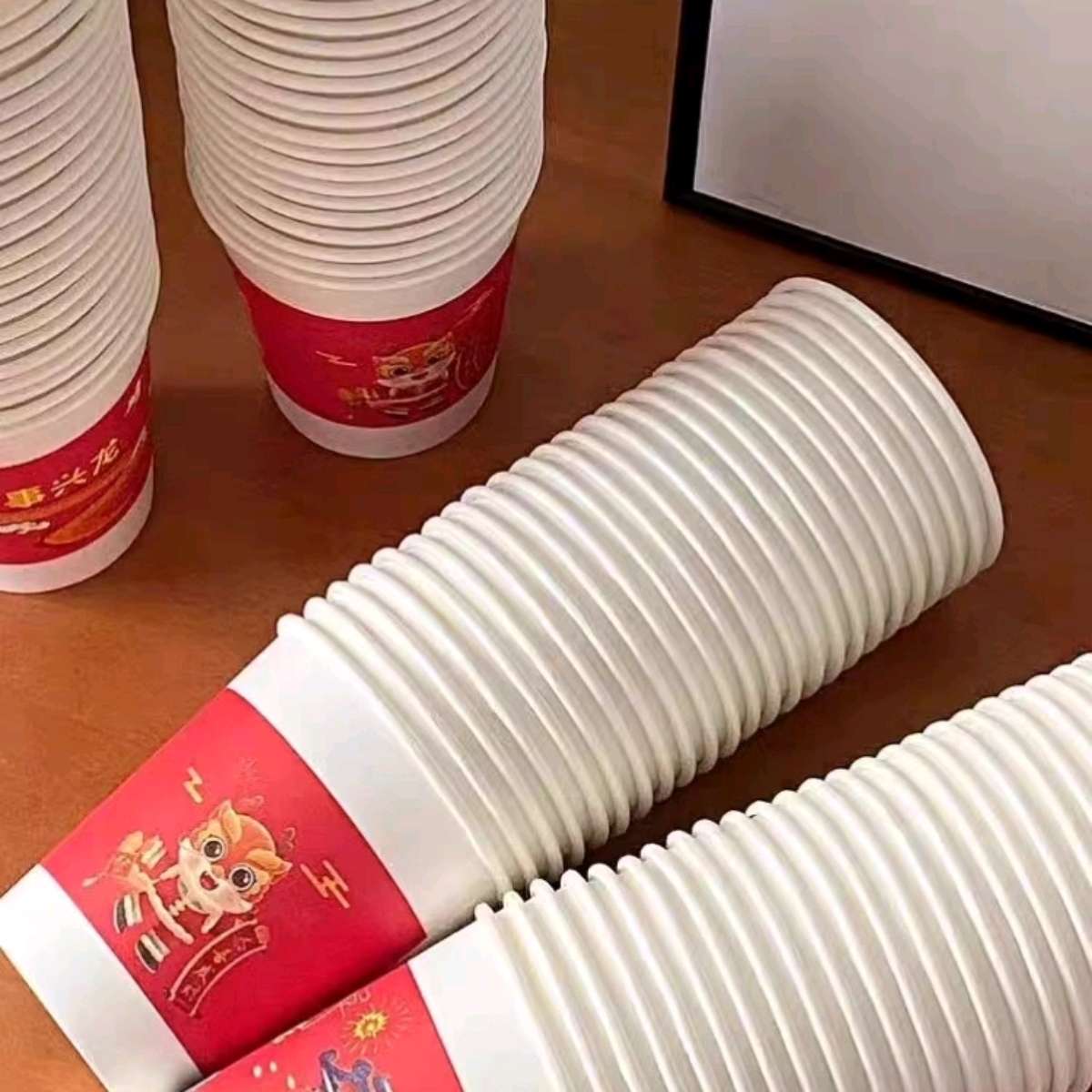 922-100 disposable paper cups, thickened for home and commercial use, tea cups, milk tea cups, stiffened, and extra-thick national trend tasting cups Application Scenario