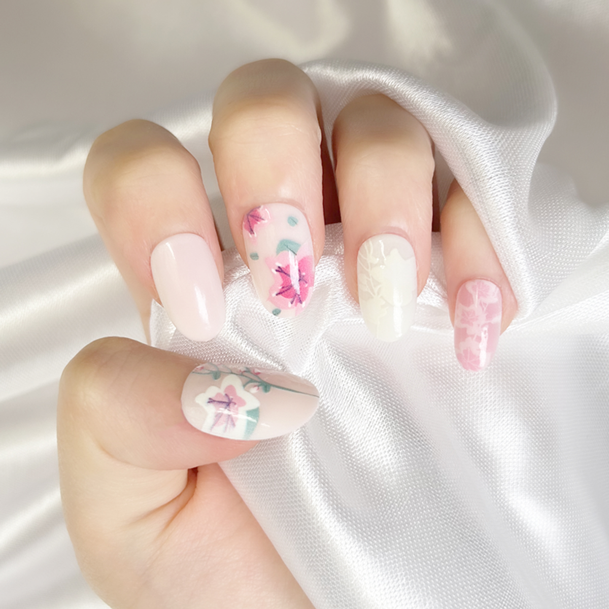24 PCS PRESS ON NAIL TIPS OVAL SHAPE PINK FLOWER PATTERN details Picture