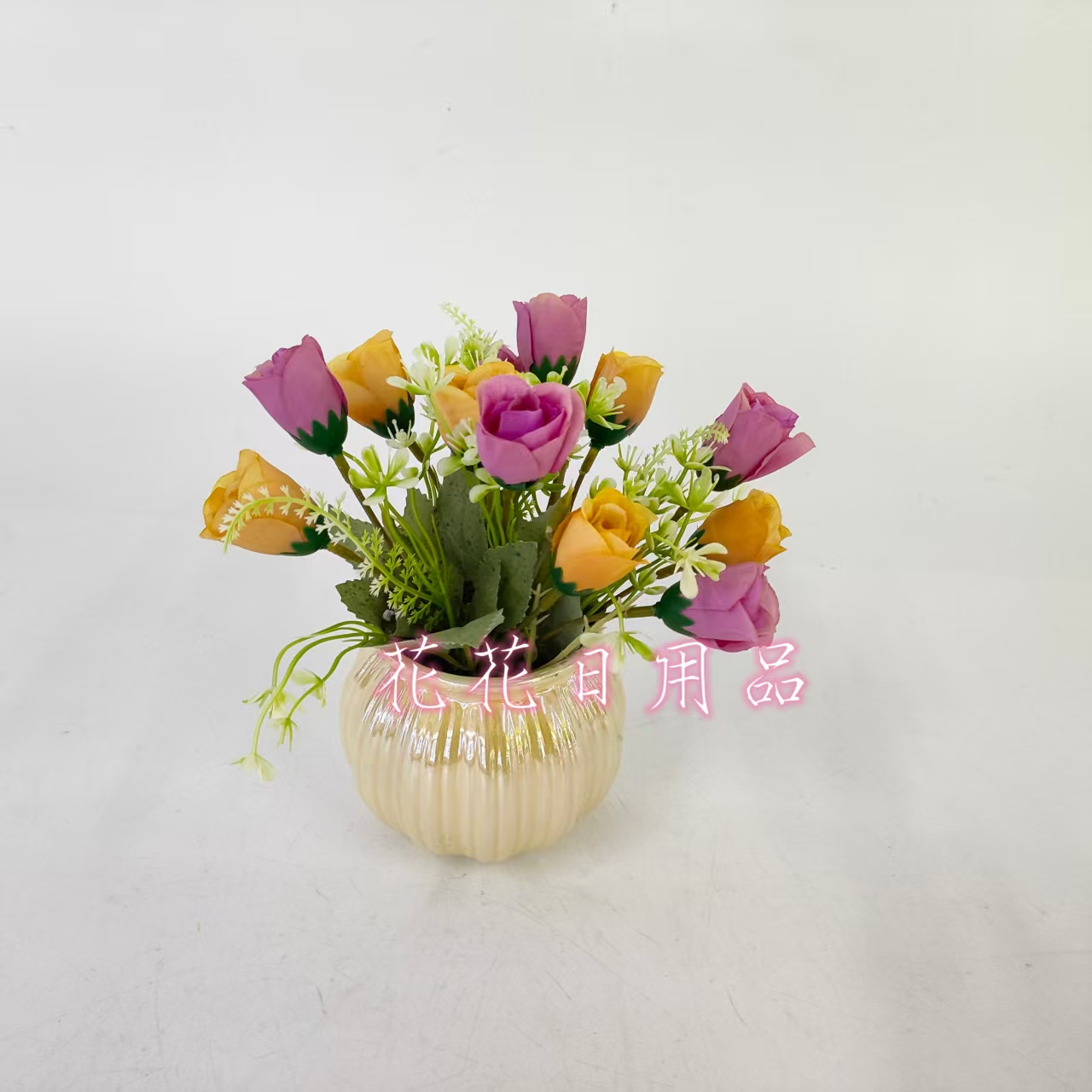 Artificial flowers, artificial flower bonsai, candy-colored ceramic POTS, rose buds and other decorative items Application Scenario