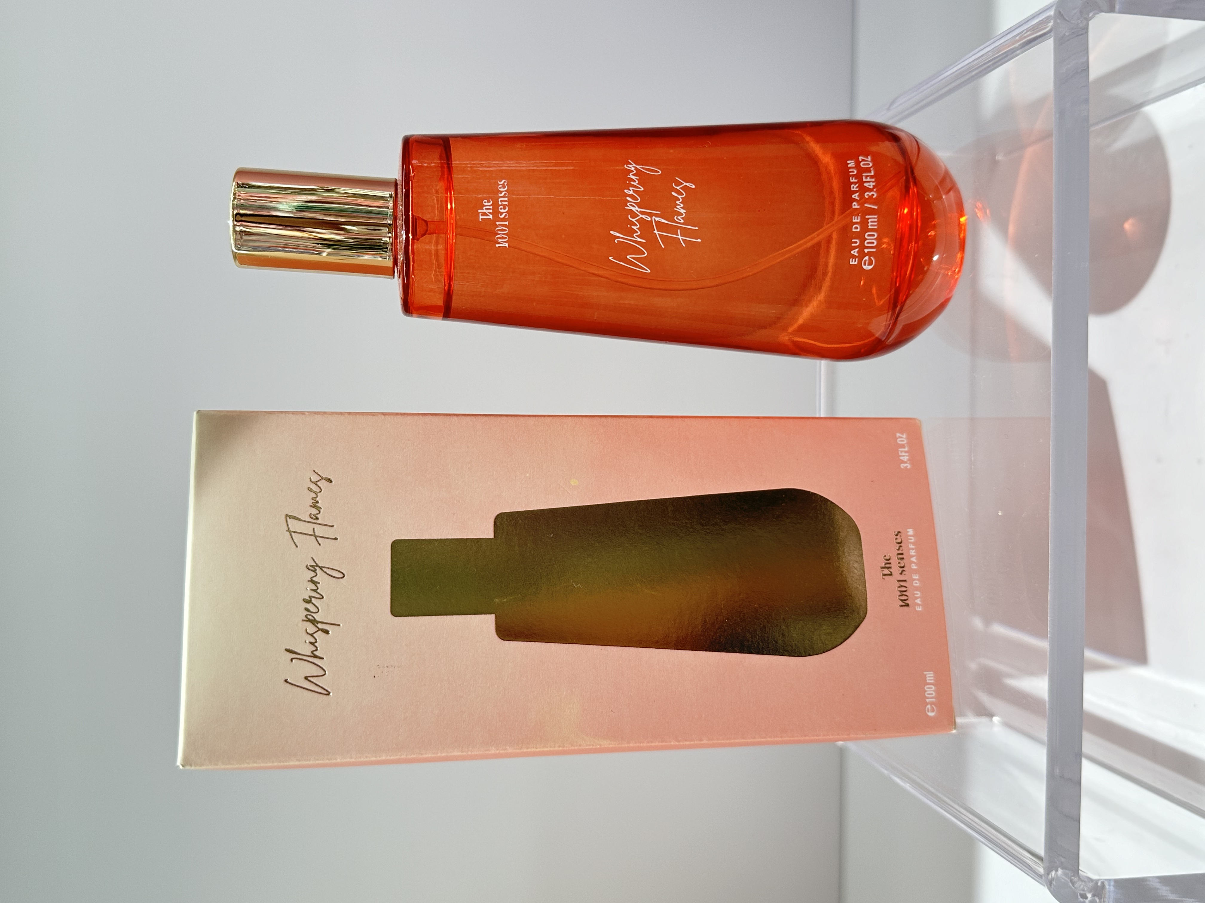 Cross-border bestseller Arabian 100ML rich perfume WHISPERING FLAMER Factory Direct sales Perfumes Application Scenario