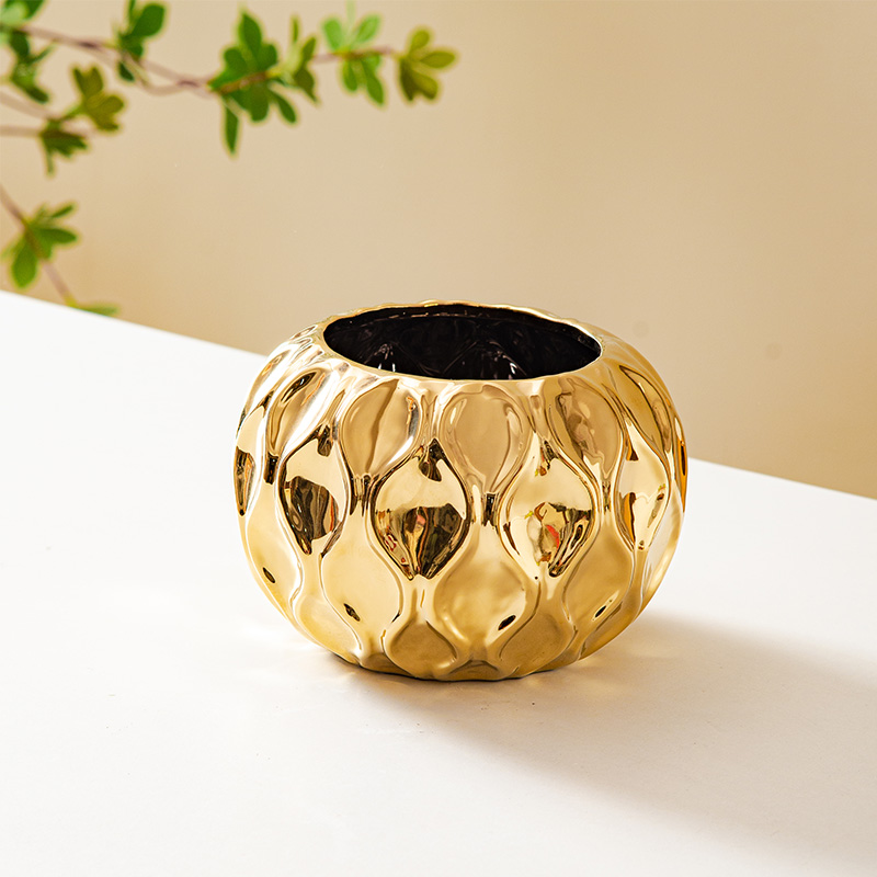 Ceramic golden rhombic square flowerpot vase, white and black hydroponic artificial flower flowerpot, dining table, courtyard flower vase details Picture