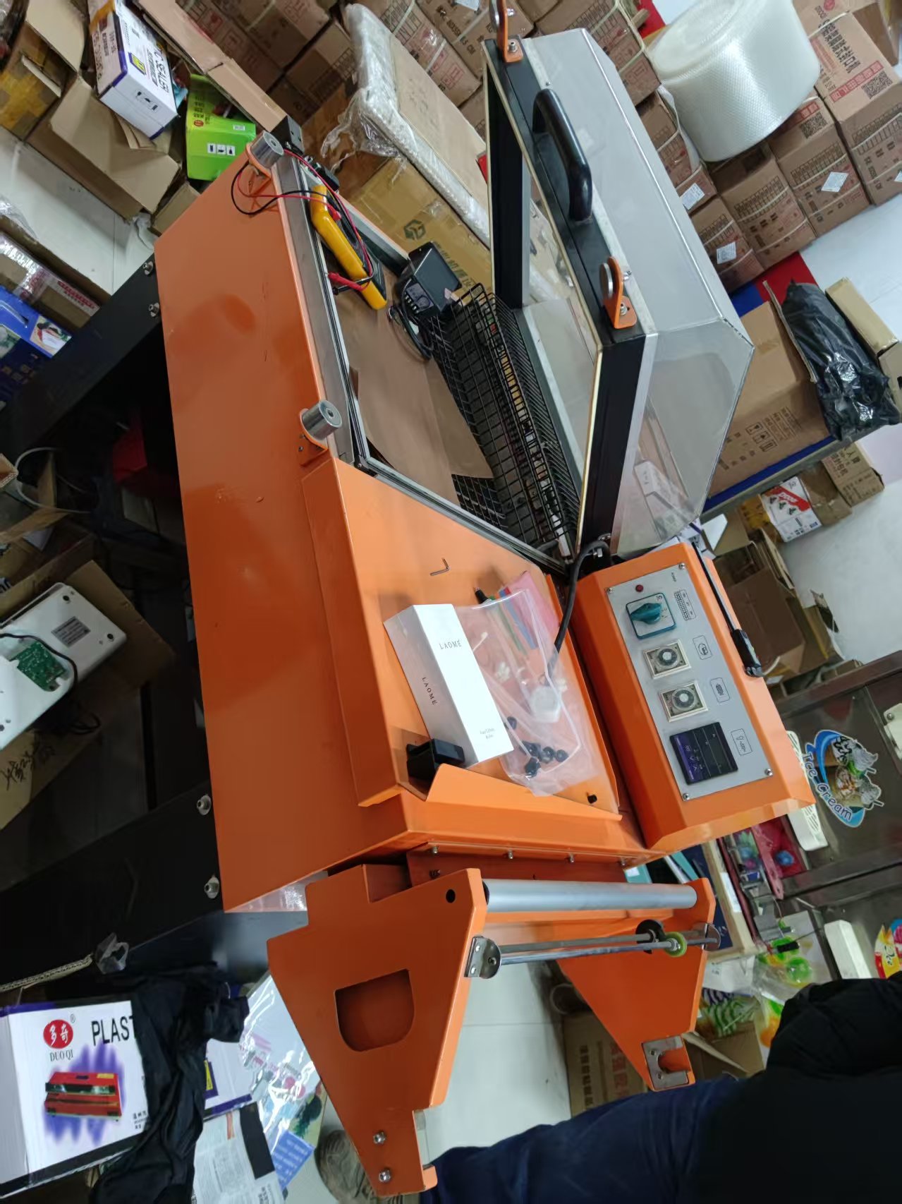 Fully automatic two-in-one shrink packaging machine Specification image