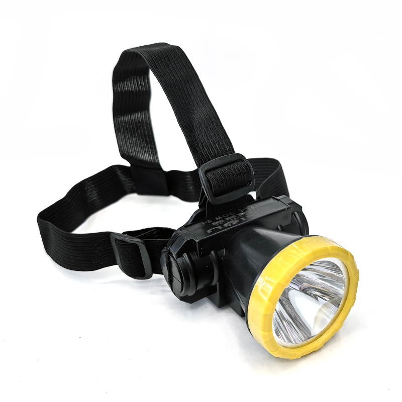 Lámpara de cabeza 4605 lámpara de plástico recargable USB lámpara de cabeza de ciclismo lámpara de camping al aire libre lámpara de mina lámpara de cabeza de mantenimiento luz de camping luz de pesca Item Picture