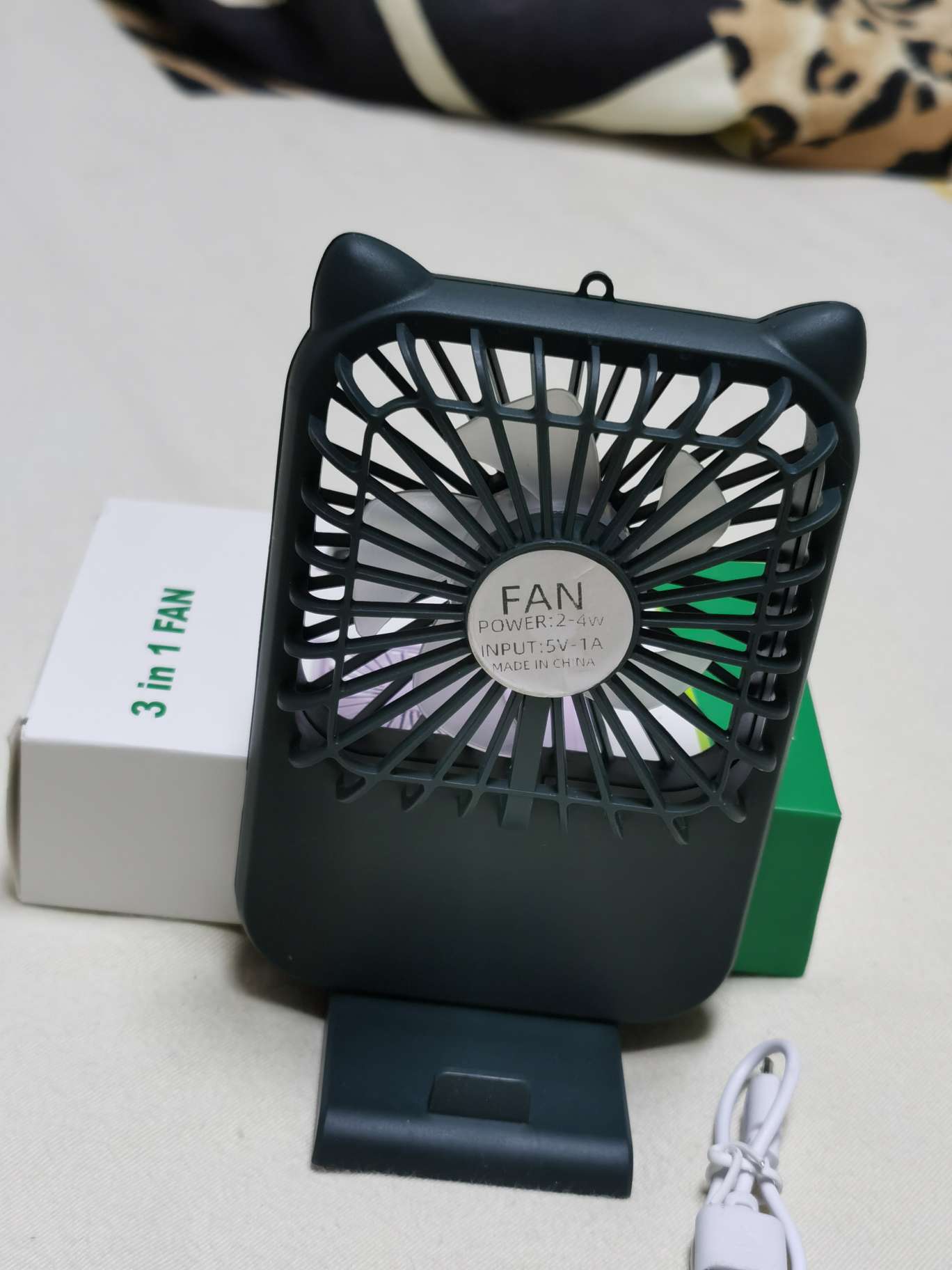 USB electric fan, mini fan, student neck scraping fan, ultra-thin charging mini fan, fan handheld fan, mini fan, neck hanging fan Specification drawing