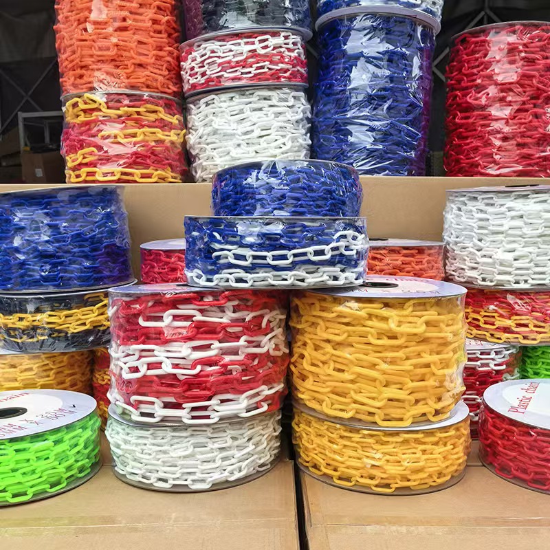 Colored protective safety chain, safety chain, plastic chain, road cone chain, isolation chain, warning chain, chain roadblock chain, pier chain, construction chain, reflective chain