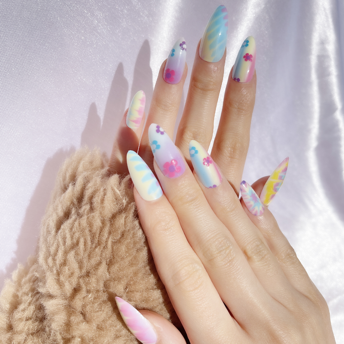 24 PCS PRESS ON NAIL TIPS ALMOND SHAPE COLORFUL BLENDING FLOWER PATTERN details Picture