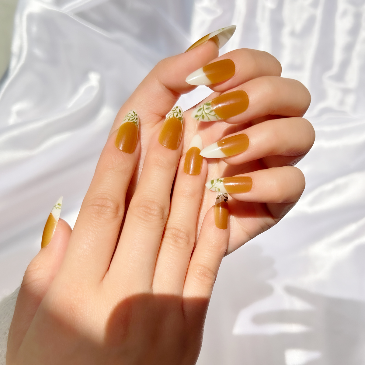 24 PCS PRESS ON NAIL TIPS FRENCH STYLE BROWN WITH GREEN LEAVES Specification drawing