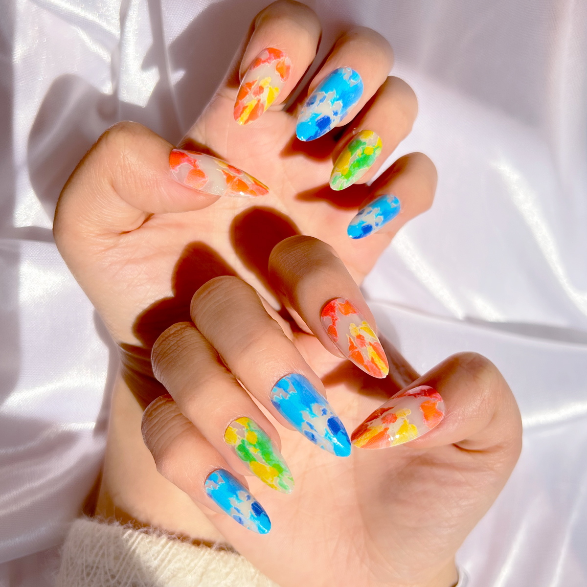 24 PCS PRESS ON NAIL TIPS ALMOND SHAPE ORANGE BLUE AND GREEN COLOR details Picture