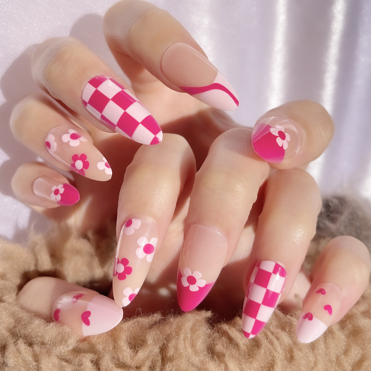 24 PCS PRESS ON NAIL TIPS ALMOND SHAPE PINK AND WHITE COLOR FLOWER PATTERN Specification drawing