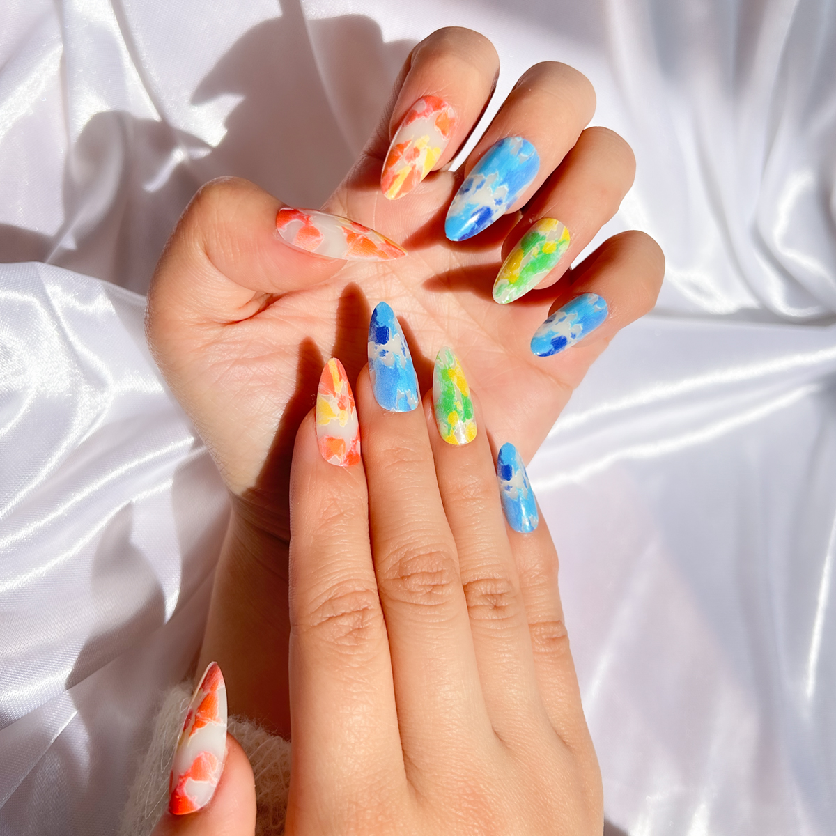 24 PCS PRESS ON NAIL TIPS ALMOND SHAPE ORANGE BLUE AND GREEN COLOR Specification drawing