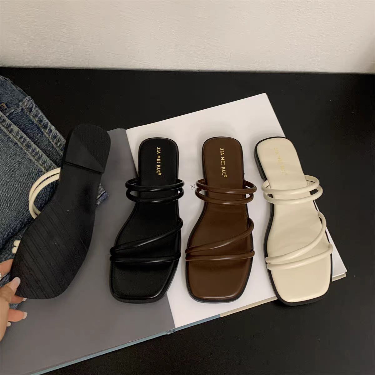 New foreign trade French flip-flops for women to wear outdoors in summer, beach style Korean fairy retro thin band flat sandals Application Scenario