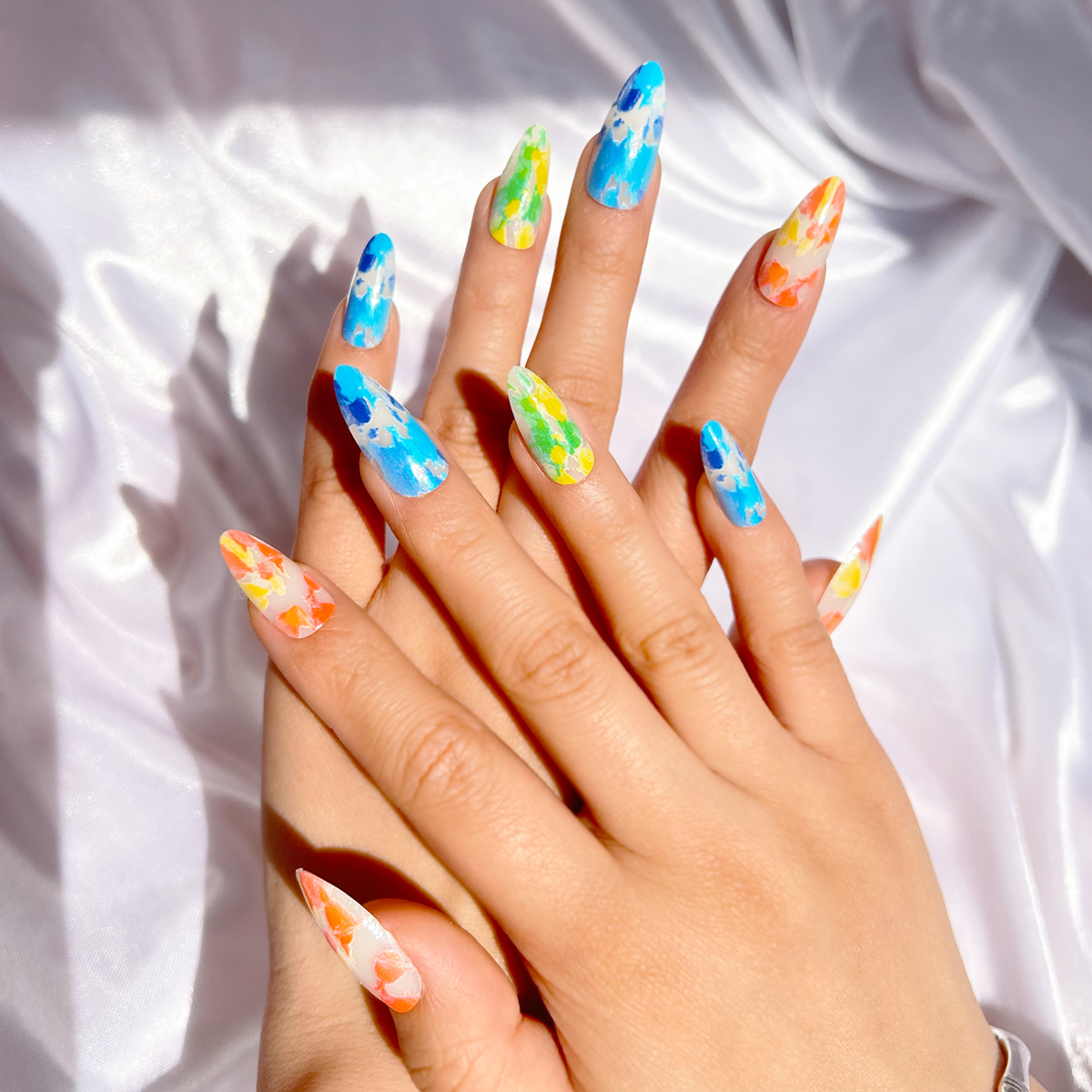 24 PCS PRESS ON NAIL TIPS ALMOND SHAPE ORANGE BLUE AND GREEN COLOR full figure