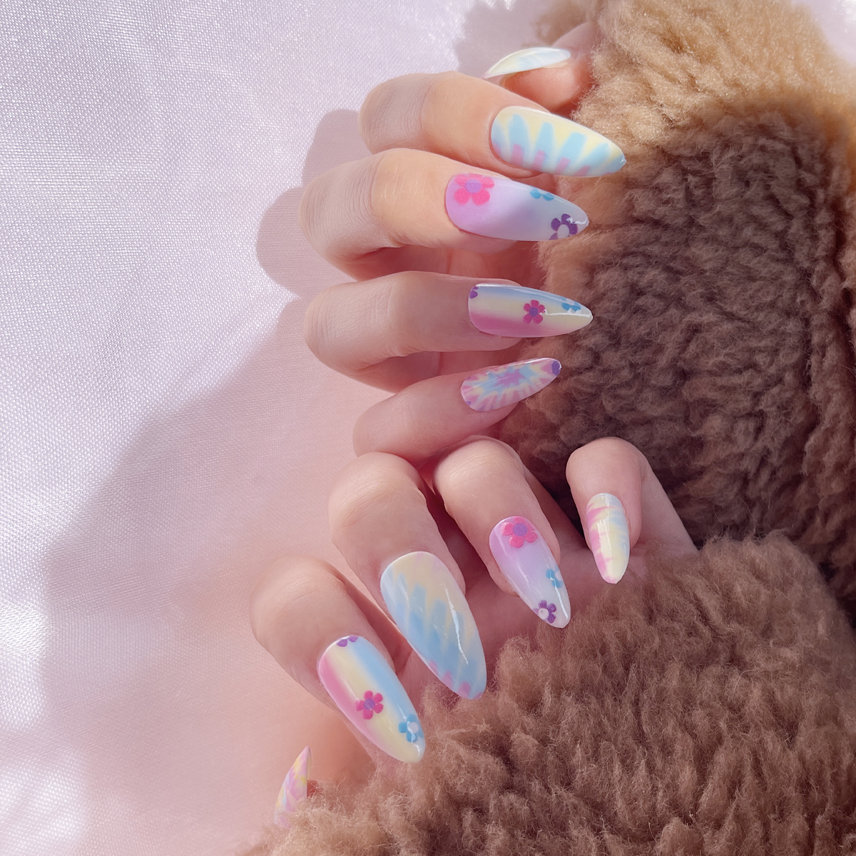 24 PCS PRESS ON NAIL TIPS ALMOND SHAPE COLORFUL BLENDING FLOWER PATTERN Item Picture