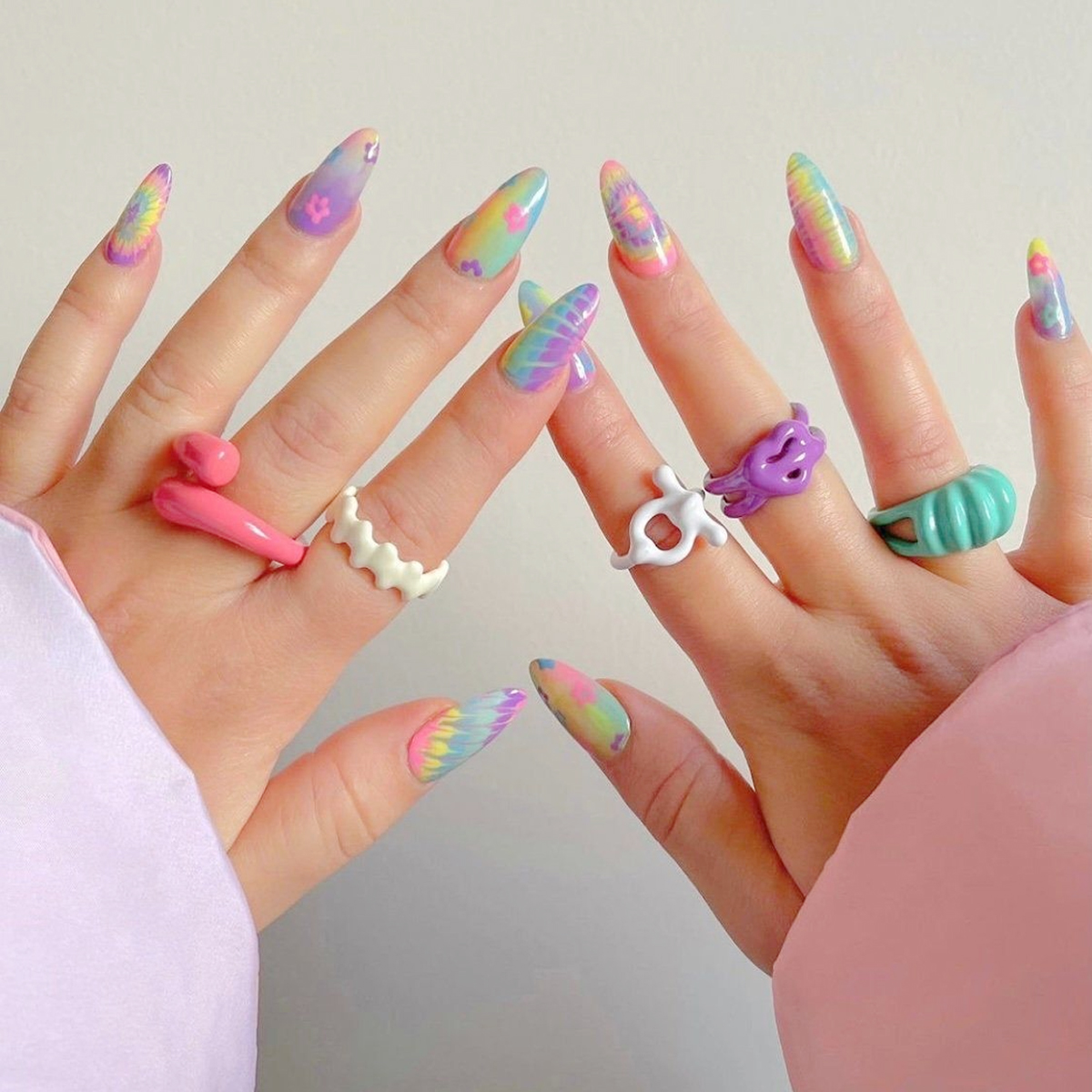 24 PCS PRESS ON NAIL TIPS ALMOND SHAPE COLORFUL BLENDING FLOWER PATTERN full figure