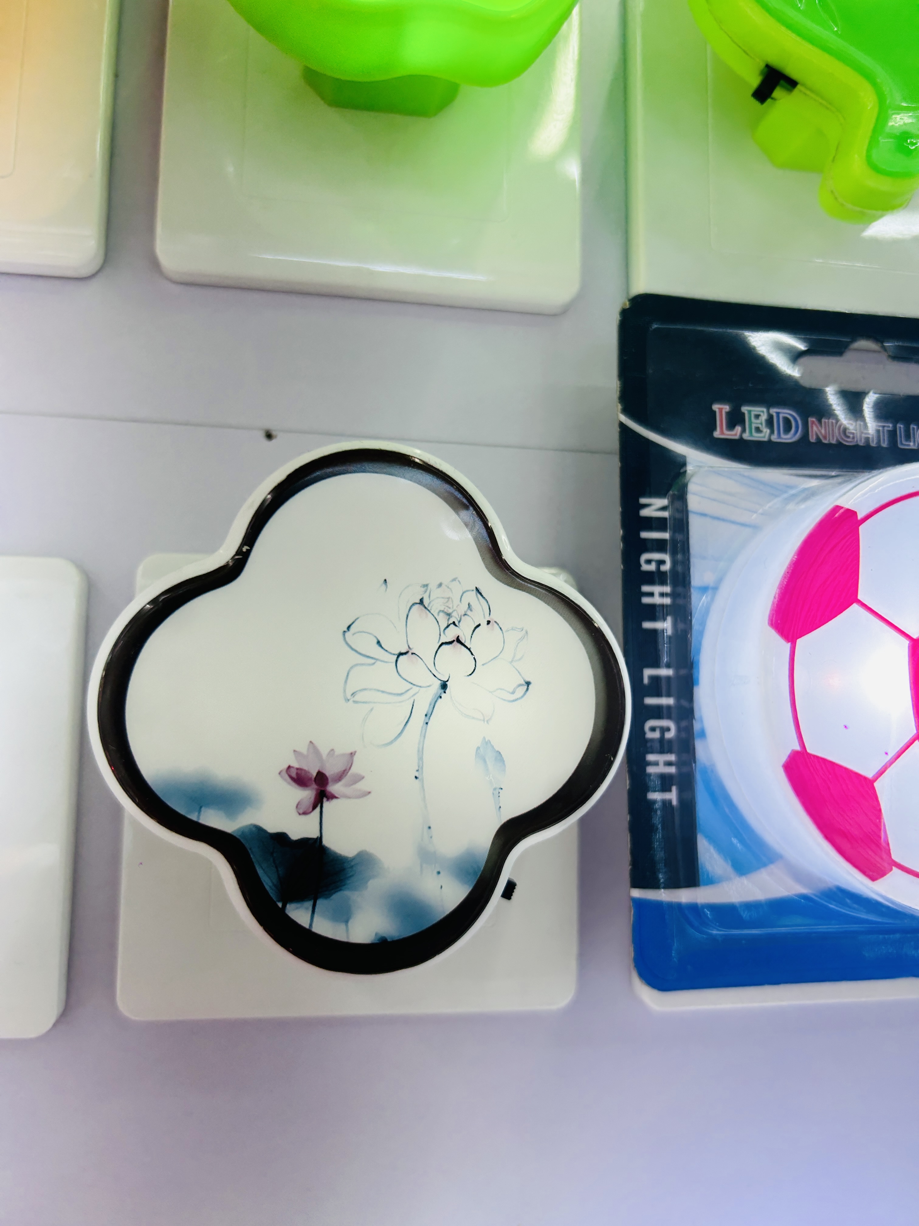 国潮LED小夜灯纽扣电池小巧便利荷花国风小夜灯