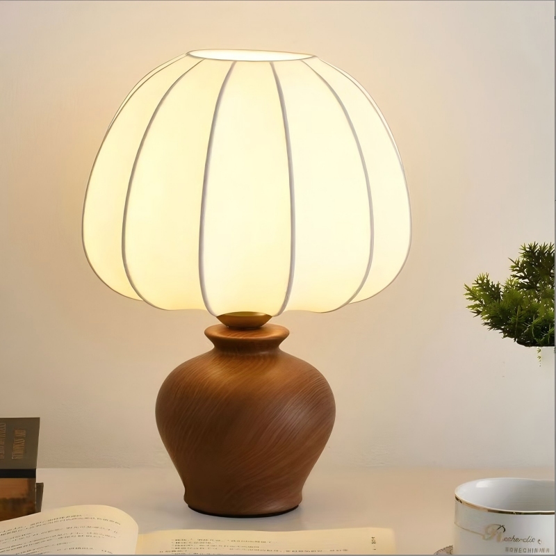Chinese-style bedroom bedside table lamp, French retro ceramic imitation silk study lamp, walnut wood color decorative atmosphere lamp Application Scenario