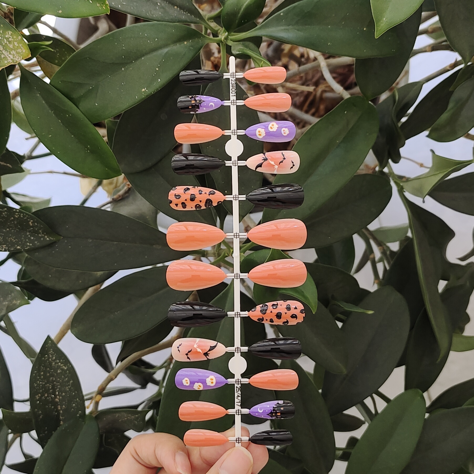 24 PCS PRESS ON NAIL TIPS ALMOND SHAPE BAT PATTERN full figure