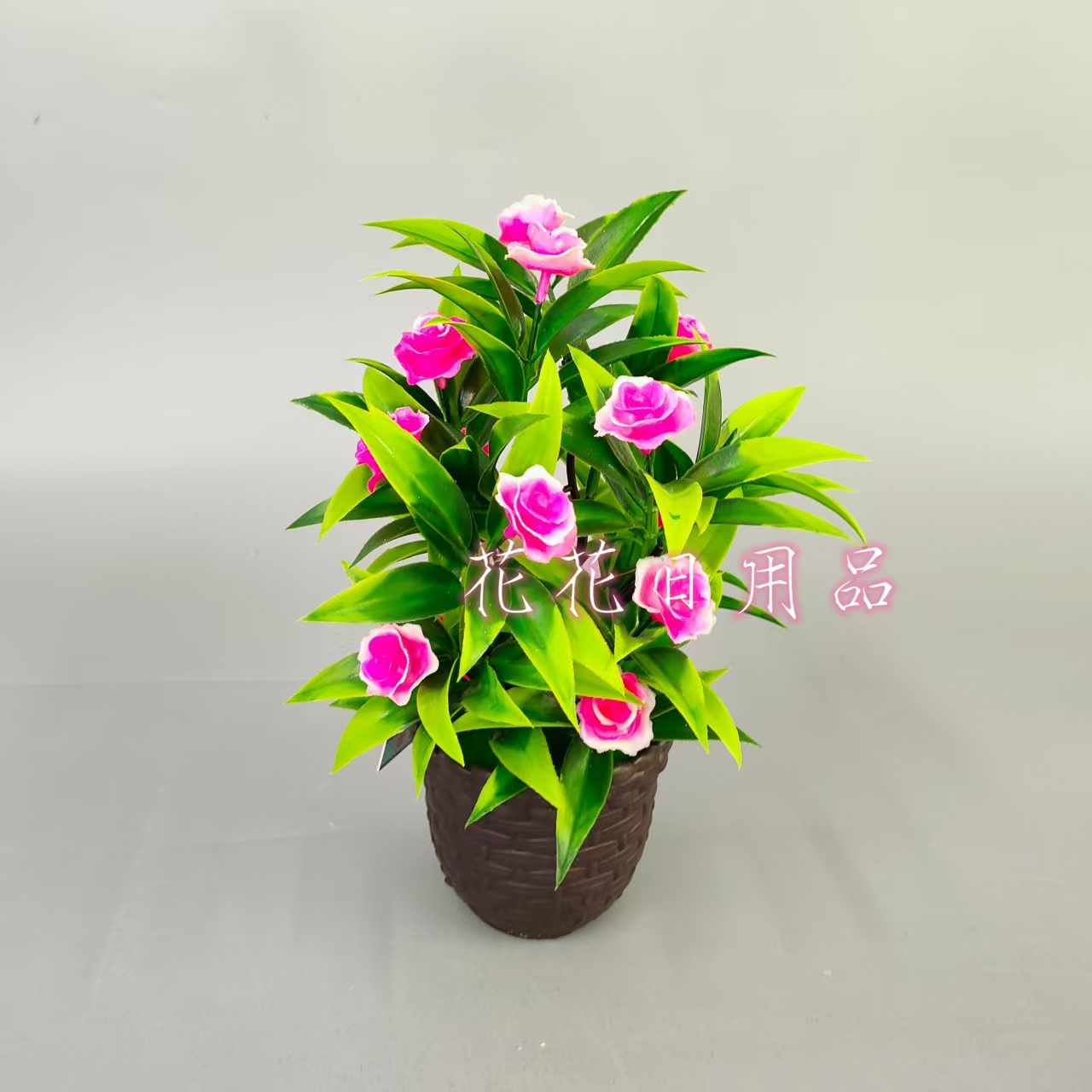 Artificial flower bonsai, plastic pot, plastic small rose decorative items Specification drawing