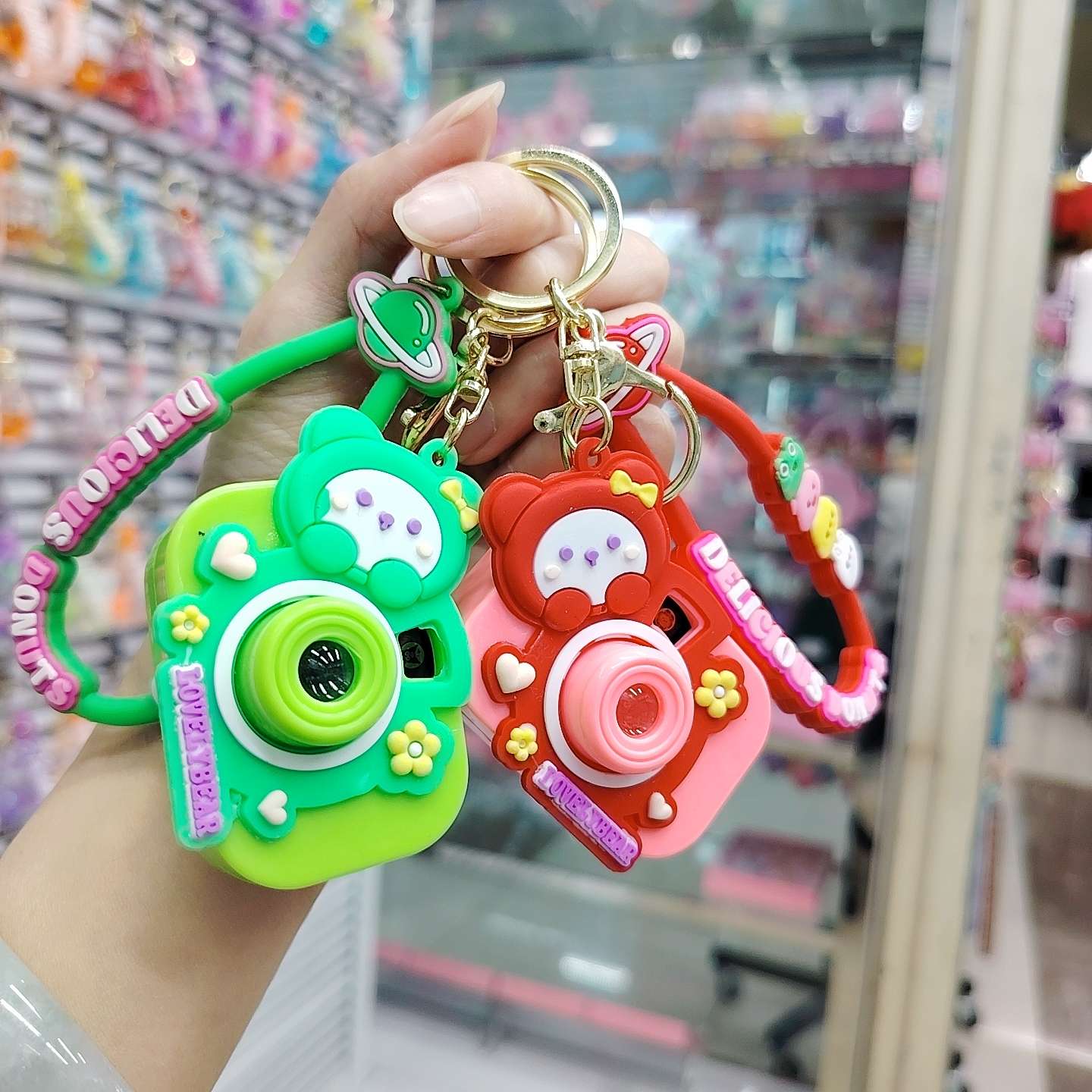 卡通可爱发光投影相机发光玩具钥匙扣包包汽车挂件小礼品摆件批发