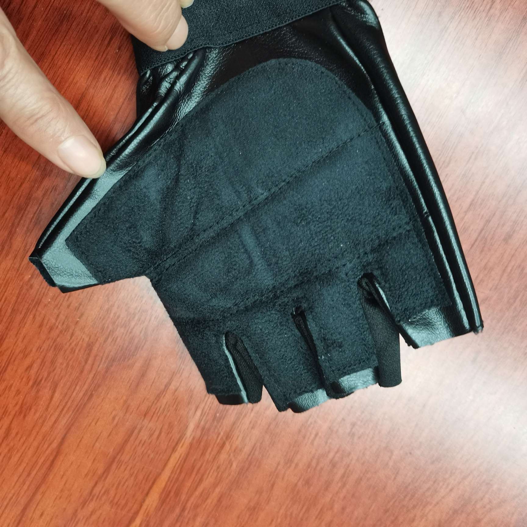 半指PU运动手套 防滑耐磨 护手保暖 适合健身骑行 价廉物美 厂家直销优质产品详情图8