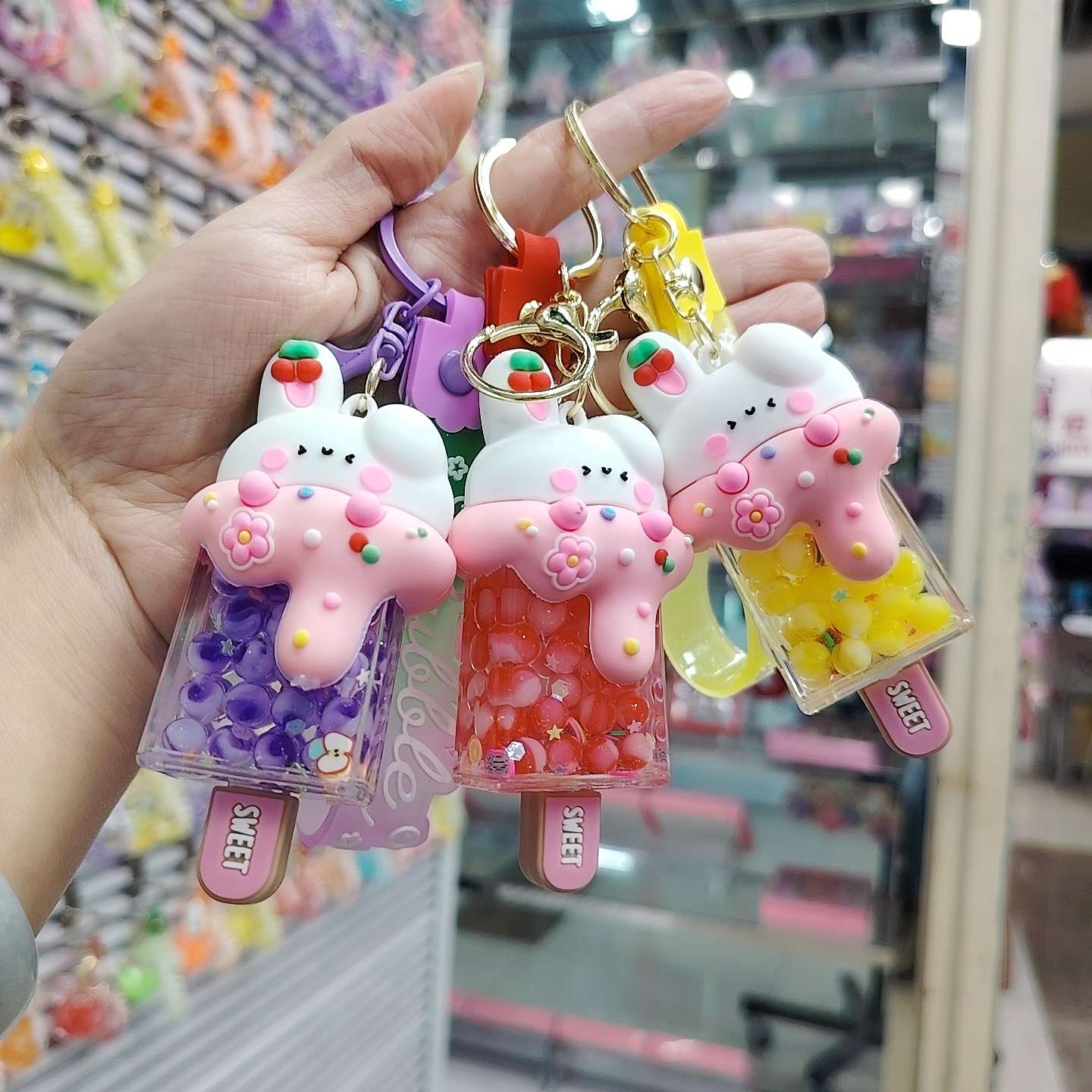创意入油奶油小兔子雪糕钥匙扣精致流沙小挂件包包配饰小礼品批发