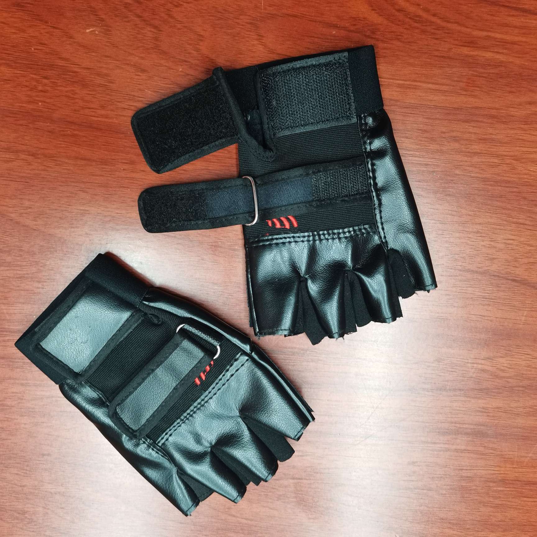 半指PU运动手套 防滑耐磨 护手保暖 适合健身骑行 价廉物美 厂家直销优质产品详情图6