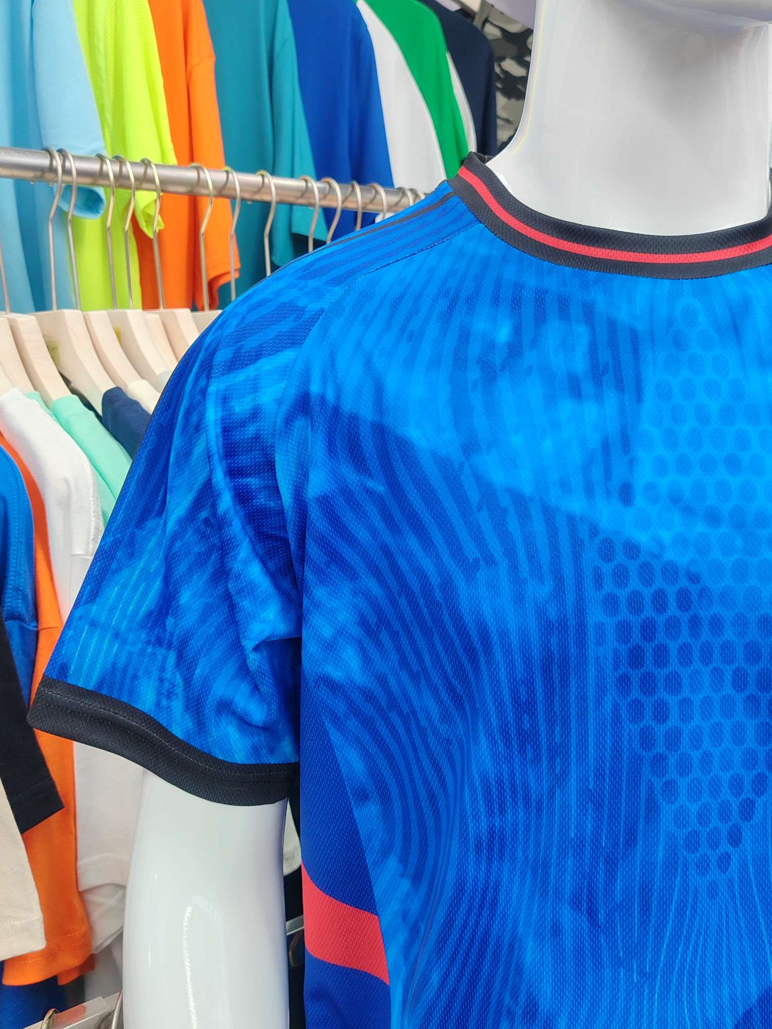 Cross-border sportswear, high-grade mesh breathable fabric, full-body printed sportswear, breathable and sweat-absorbing professional sports outdoor training sportswear, high-elasticity breathable and comfortable sportswear customization FG1612-2 Application Scenario