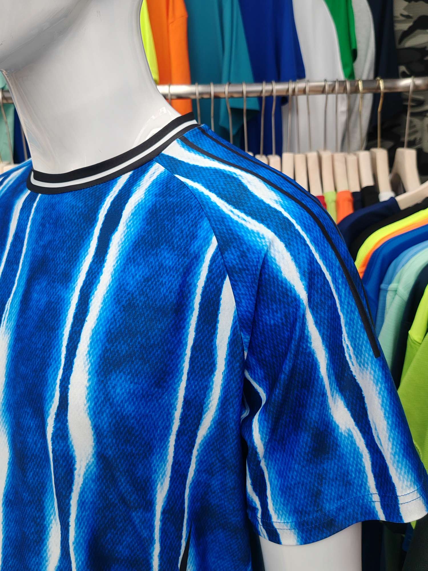 Cross-border sportswear, high-grade polyester and ammonia high-elasticity fabric, full-body printed sportswear, breathable and sweat-absorbent, professional sports and outdoor training sportswear, high-elasticity breathable and comfortable sportswear customization FG1616-7 detail image 8