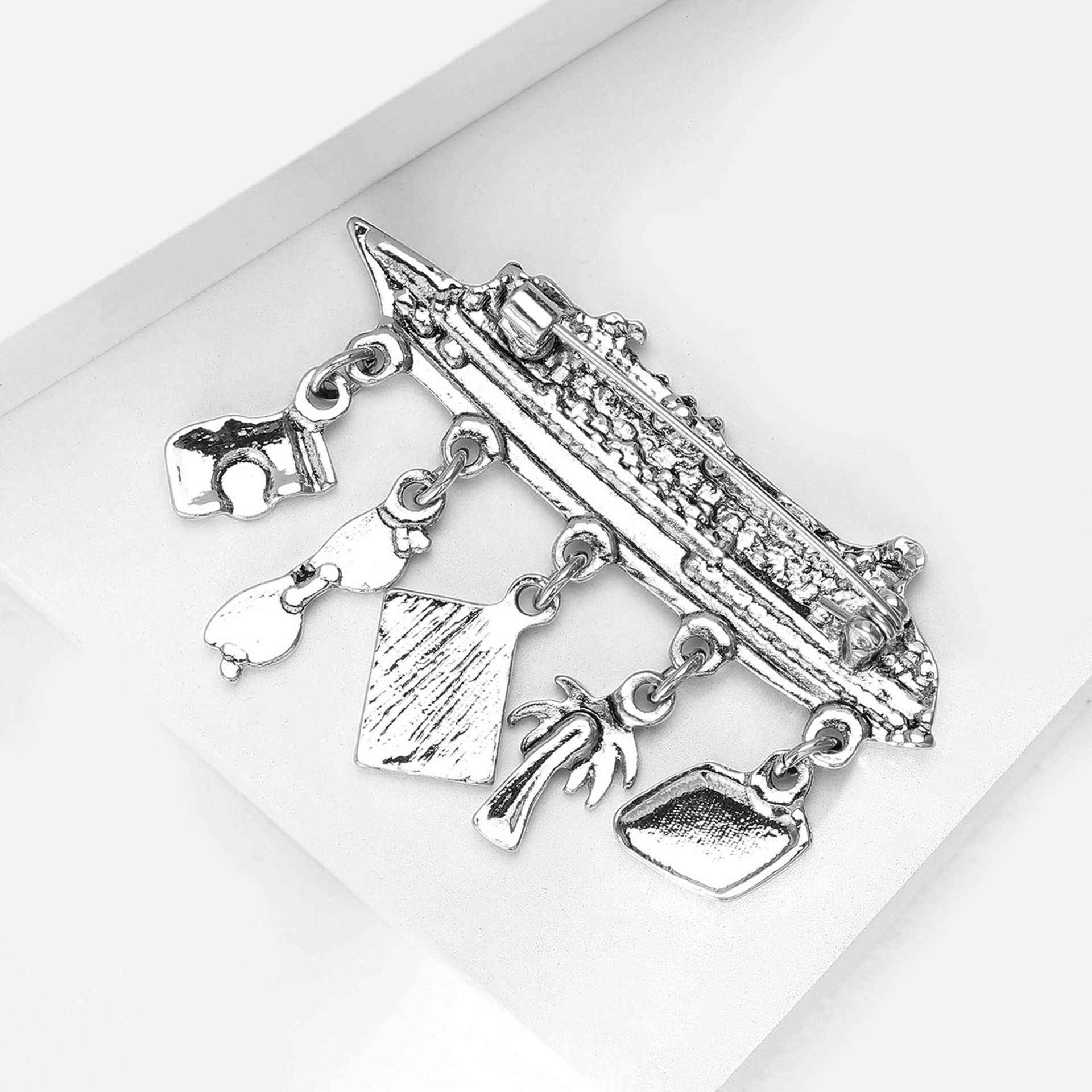 New retro alloy ship pendant brooch, simple and versatile, artistic men's and women's suit shirt brooch accessory pin Specification image