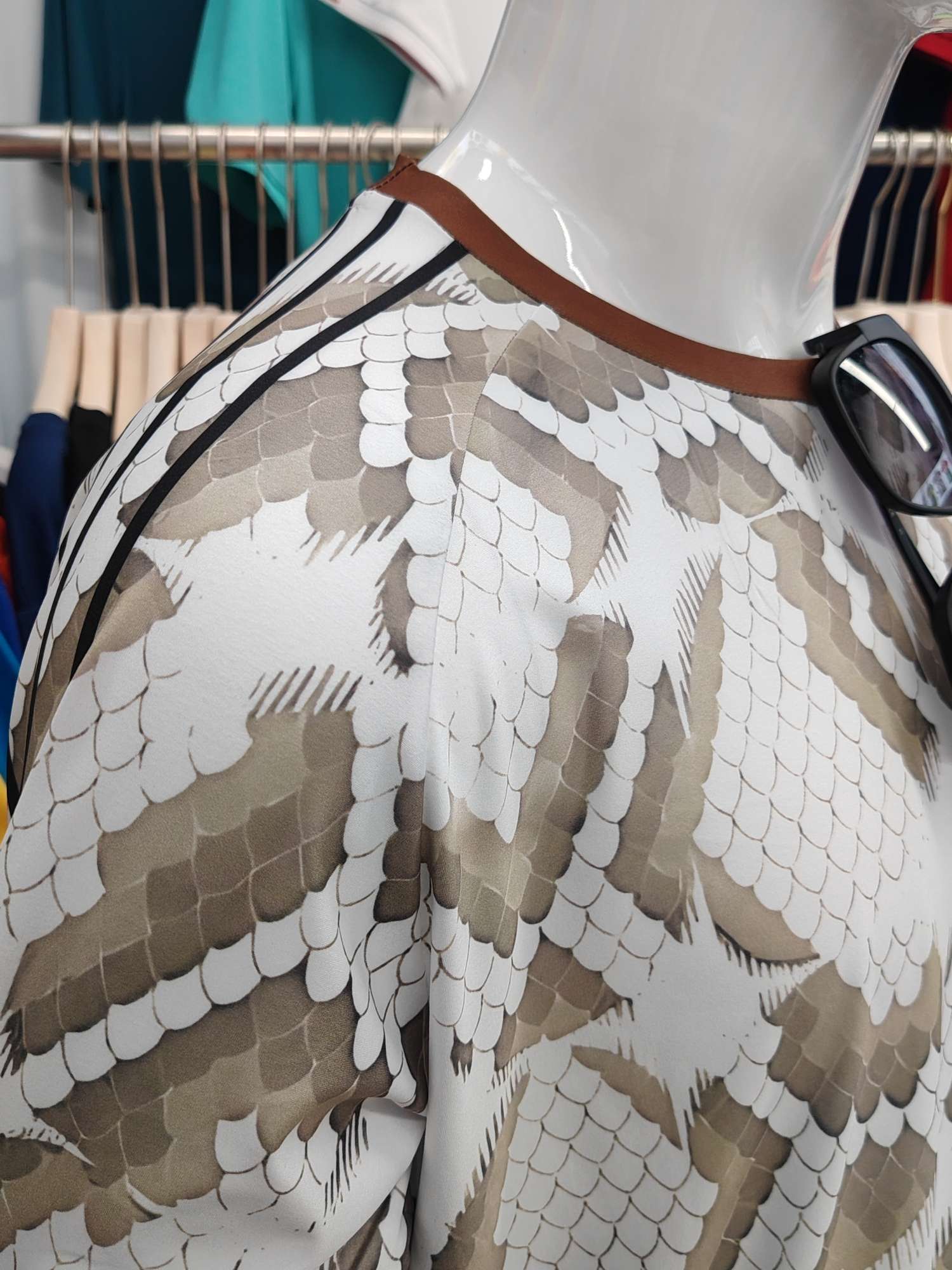 Cross-border sportswear, high-grade polyester and ammonia high-elasticity fabric, full-body printed sportswear, breathable and sweat-absorbent, professional sports and outdoor training sportswear, high-elasticity breathable and comfortable sportswear customization FG1616-4 detail image 8