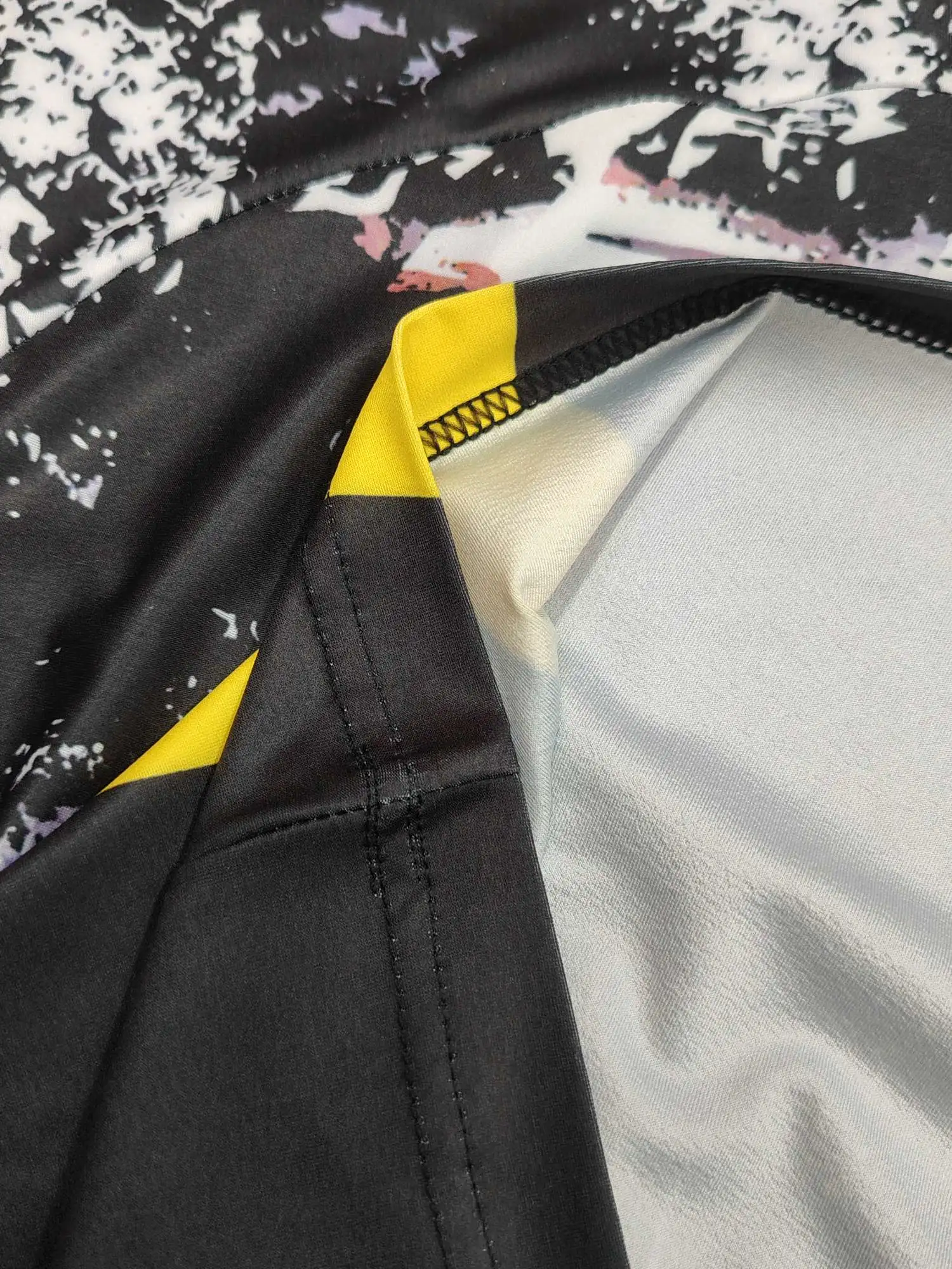 Cross-border sportswear, high-quality polyester and ammonia high-elasticity fabric, full-body printed sportswear, breathable and sweat-absorbent, professional sports and outdoor training sportswear, high-elasticity breathable and comfortable sportswear customization FG1616-1 detail image 16