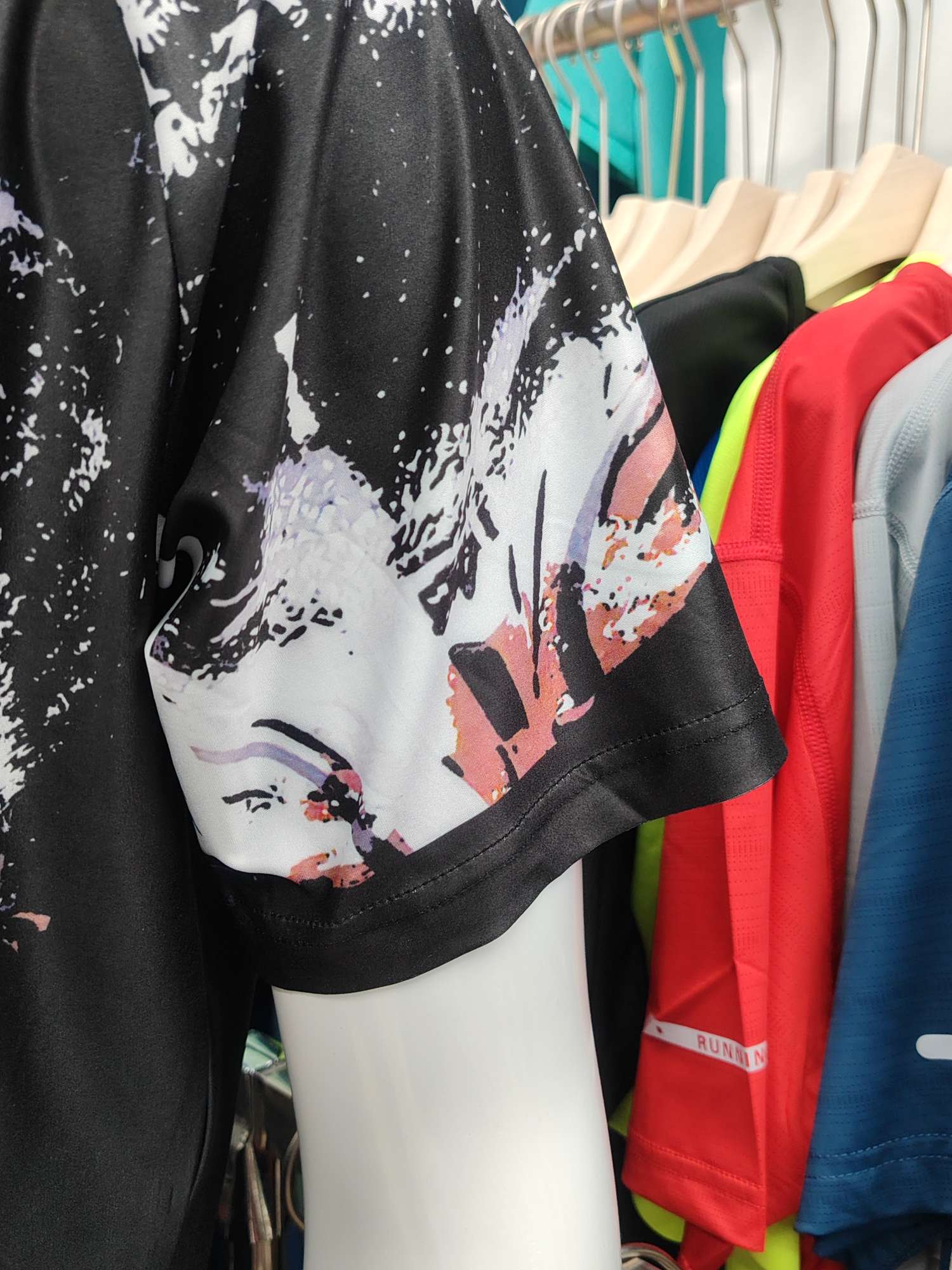 Cross-border sportswear, high-quality polyester and ammonia high-elasticity fabric, full-body printed sportswear, breathable and sweat-absorbent, professional sports and outdoor training sportswear, high-elasticity breathable and comfortable sportswear customization FG1616-1 detail image 8