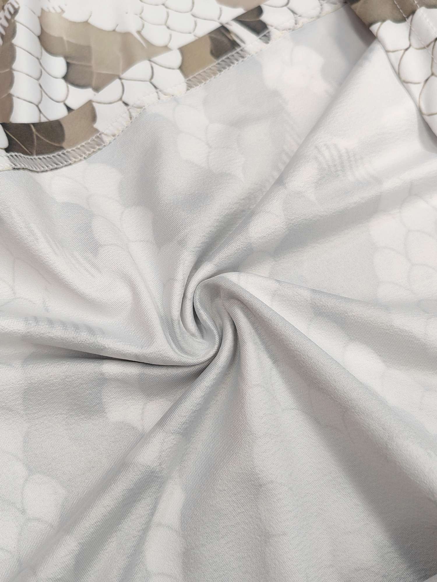 Cross-border sportswear, high-grade polyester and ammonia high-elasticity fabric, full-body printed sportswear, breathable and sweat-absorbent, professional sports and outdoor training sportswear, high-elasticity breathable and comfortable sportswear customization FG1616-4 detail image 19