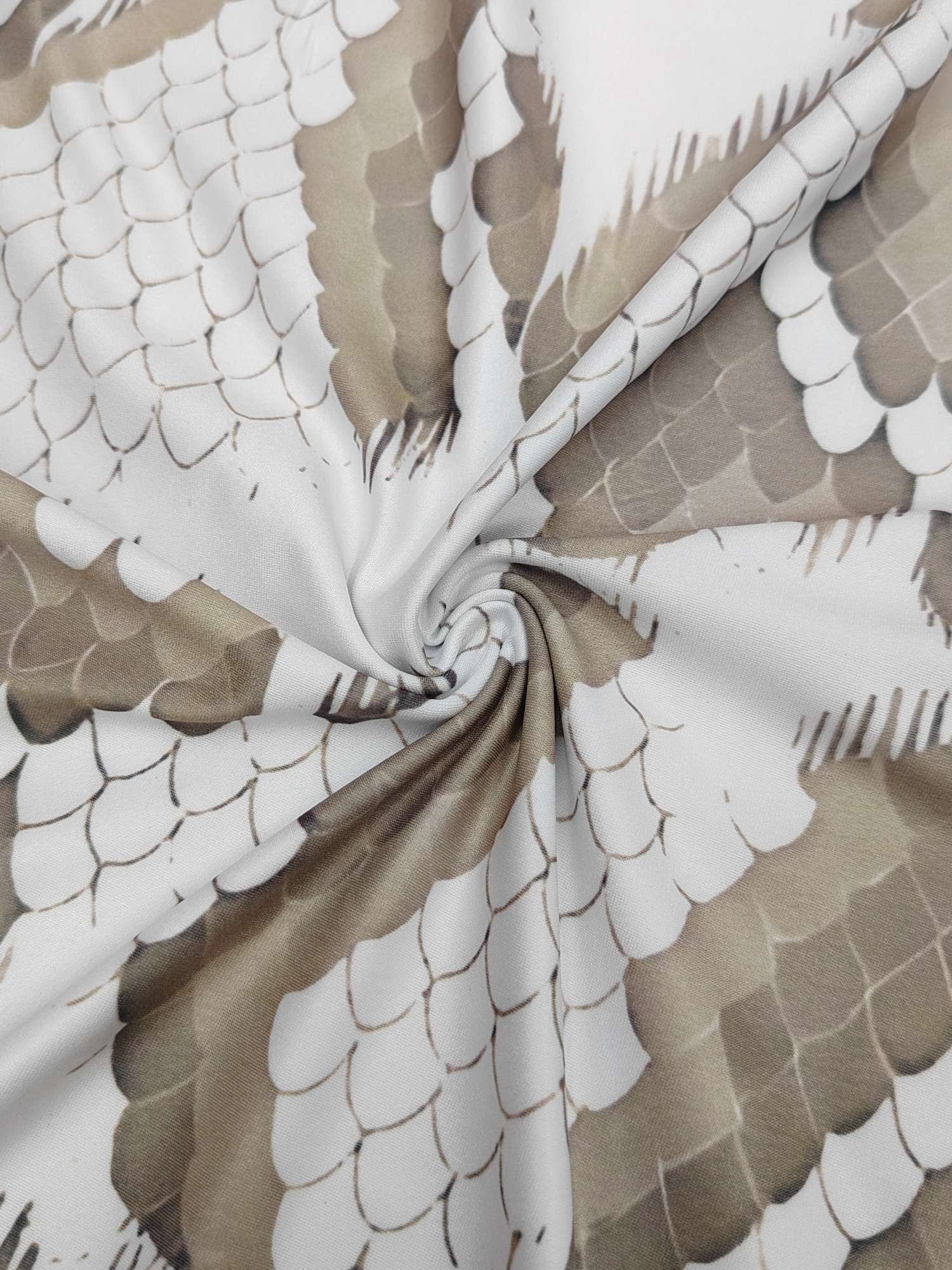 Cross-border sportswear, high-grade polyester and ammonia high-elasticity fabric, full-body printed sportswear, breathable and sweat-absorbent, professional sports and outdoor training sportswear, high-elasticity breathable and comfortable sportswear customization FG1616-4 detail image 14