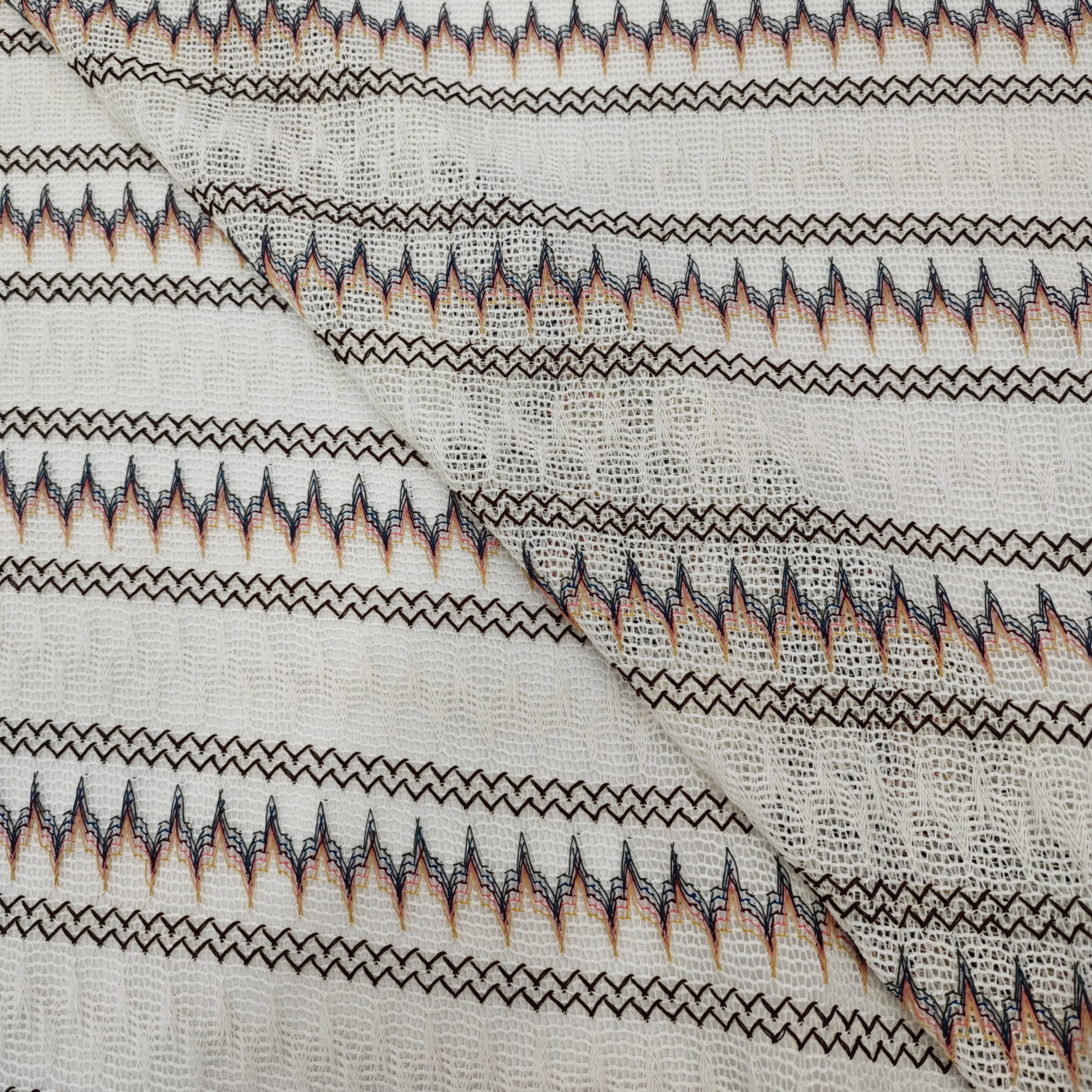 Retro warp knitted lace fabric, cut-out jacquard yarn-dyed knitted fabric, fabric material, fabric, ethnic style clothing fabric