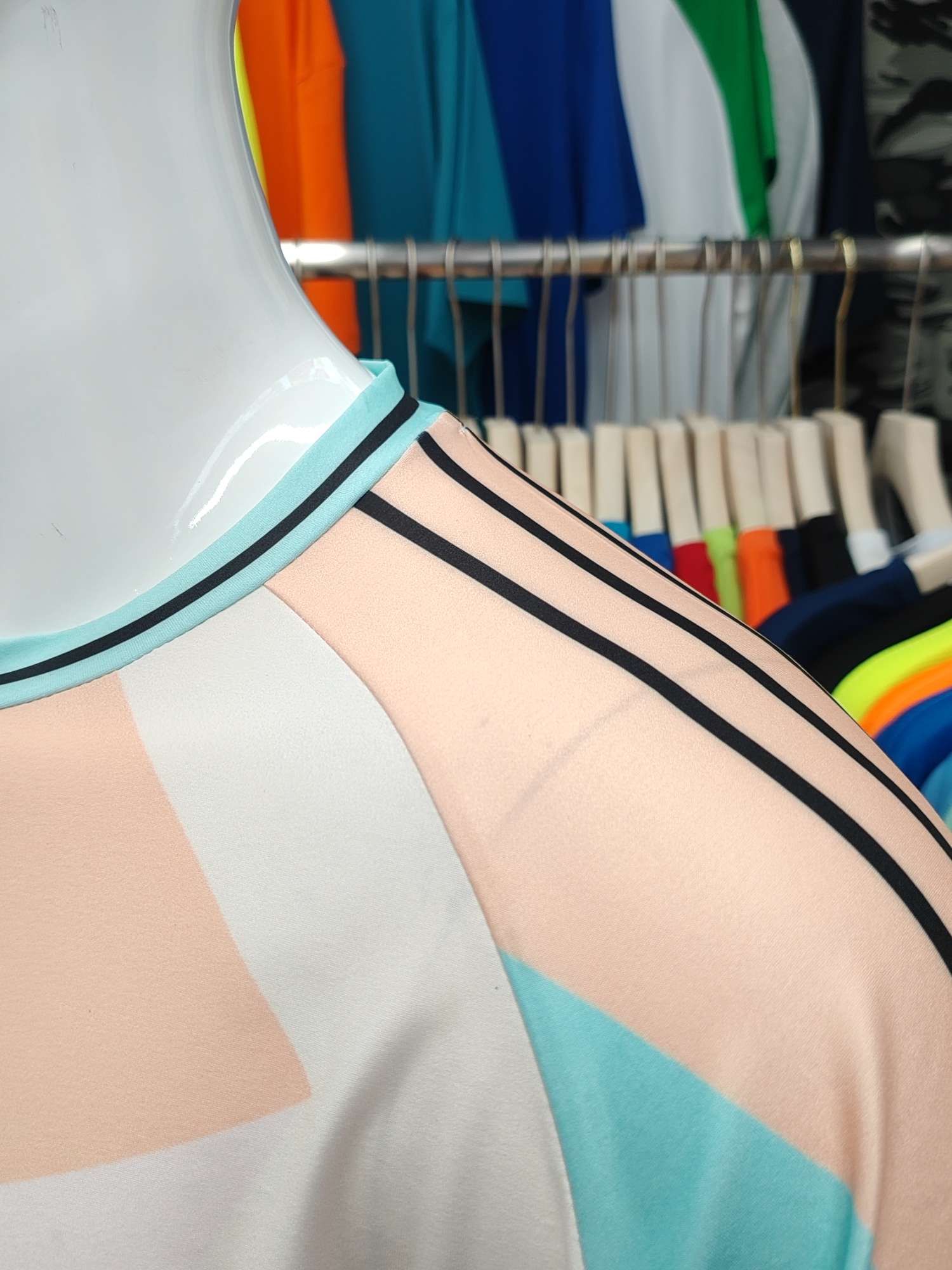 Cross-border sportswear, high-grade polyester and ammonia high-elasticity fabric, full-body printed sportswear, breathable and sweat-absorbent, professional sports and outdoor training sportswear, high-elasticity breathable and comfortable sportswear customization FG1616-3 detail image 6