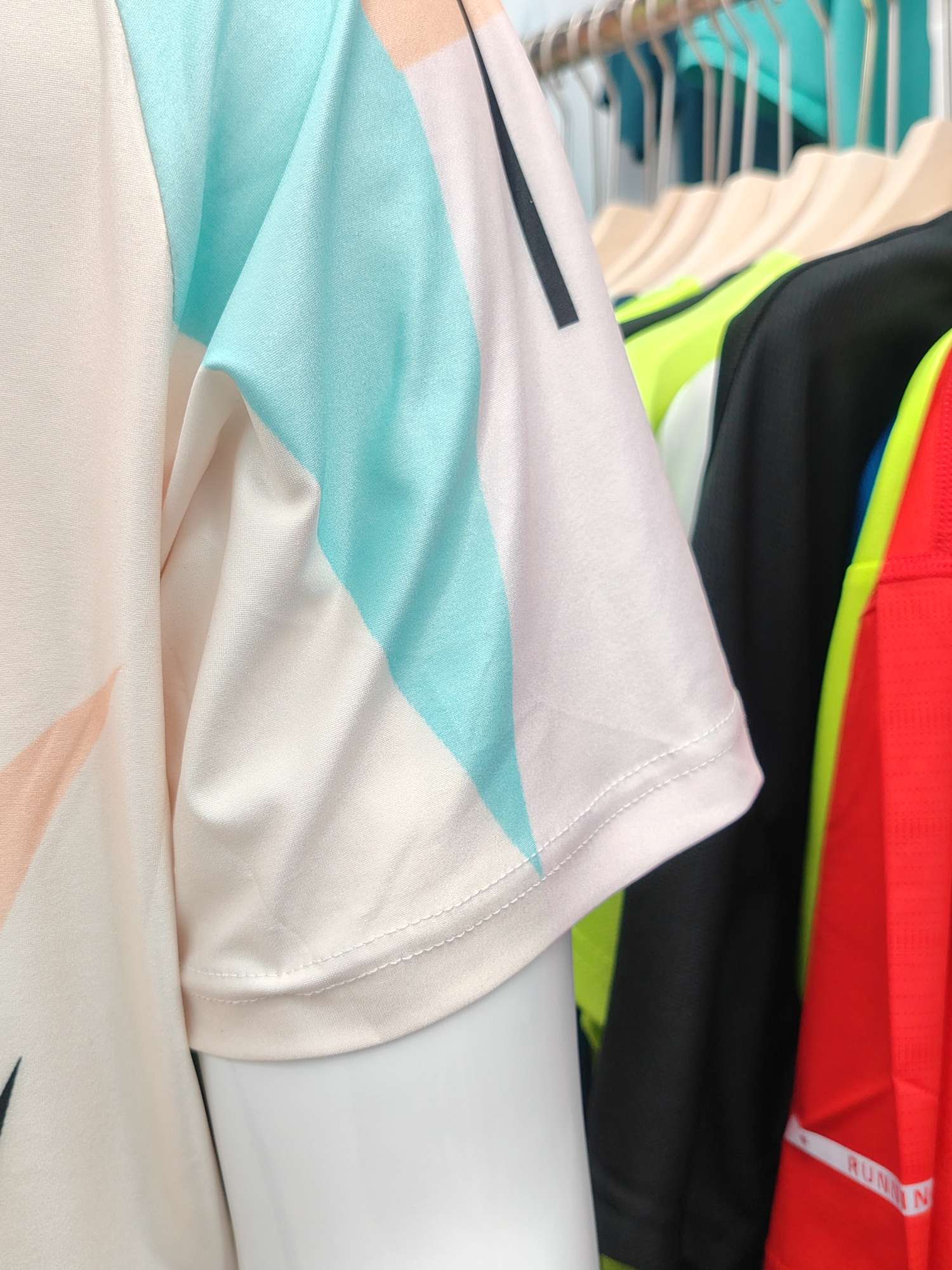 Cross-border sportswear, high-grade polyester and ammonia high-elasticity fabric, full-body printed sportswear, breathable and sweat-absorbent, professional sports and outdoor training sportswear, high-elasticity breathable and comfortable sportswear customization FG1616-3 detail image 7