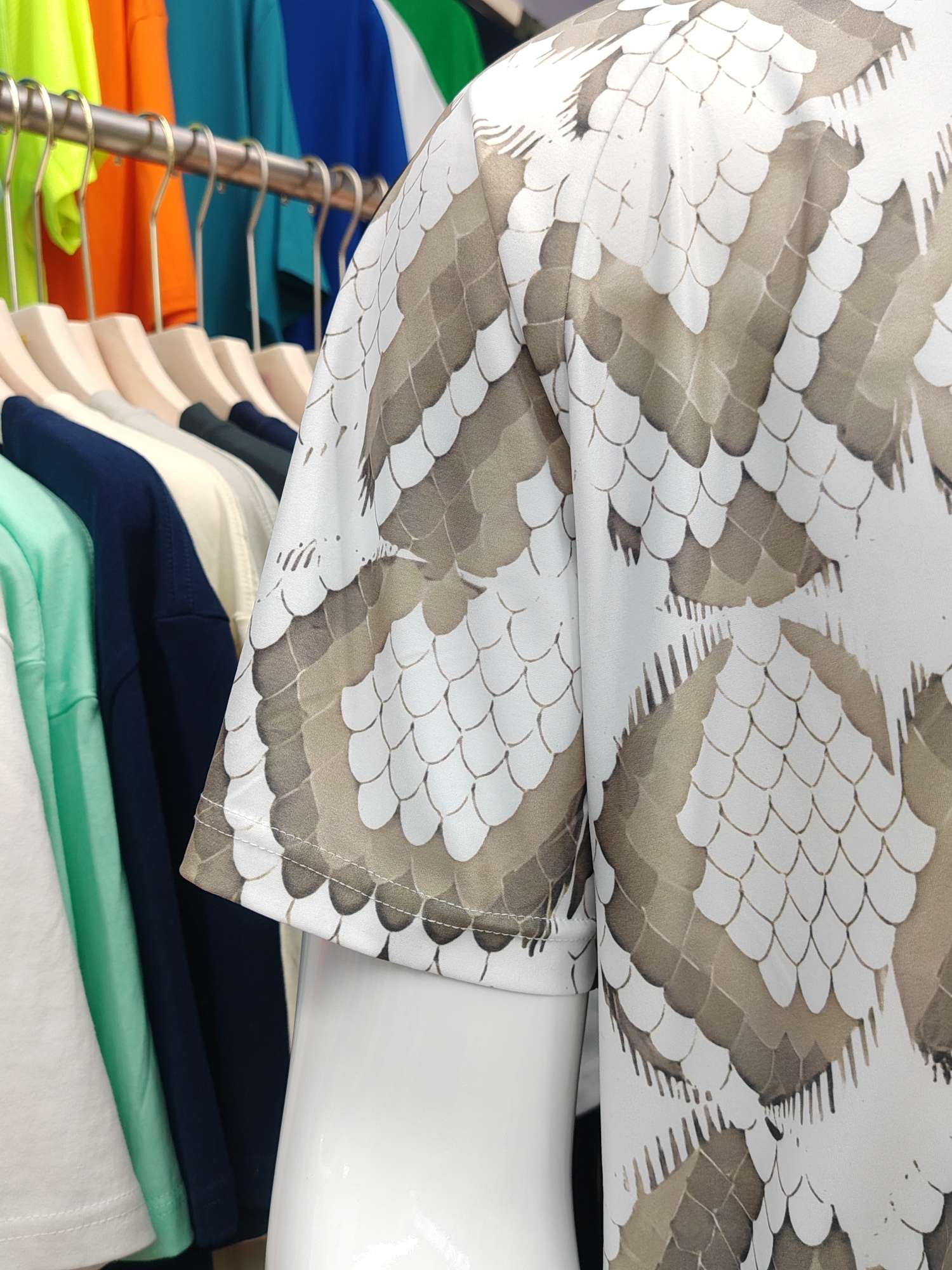 Cross-border sportswear, high-grade polyester and ammonia high-elasticity fabric, full-body printed sportswear, breathable and sweat-absorbent, professional sports and outdoor training sportswear, high-elasticity breathable and comfortable sportswear customization FG1616-4 detail image 6