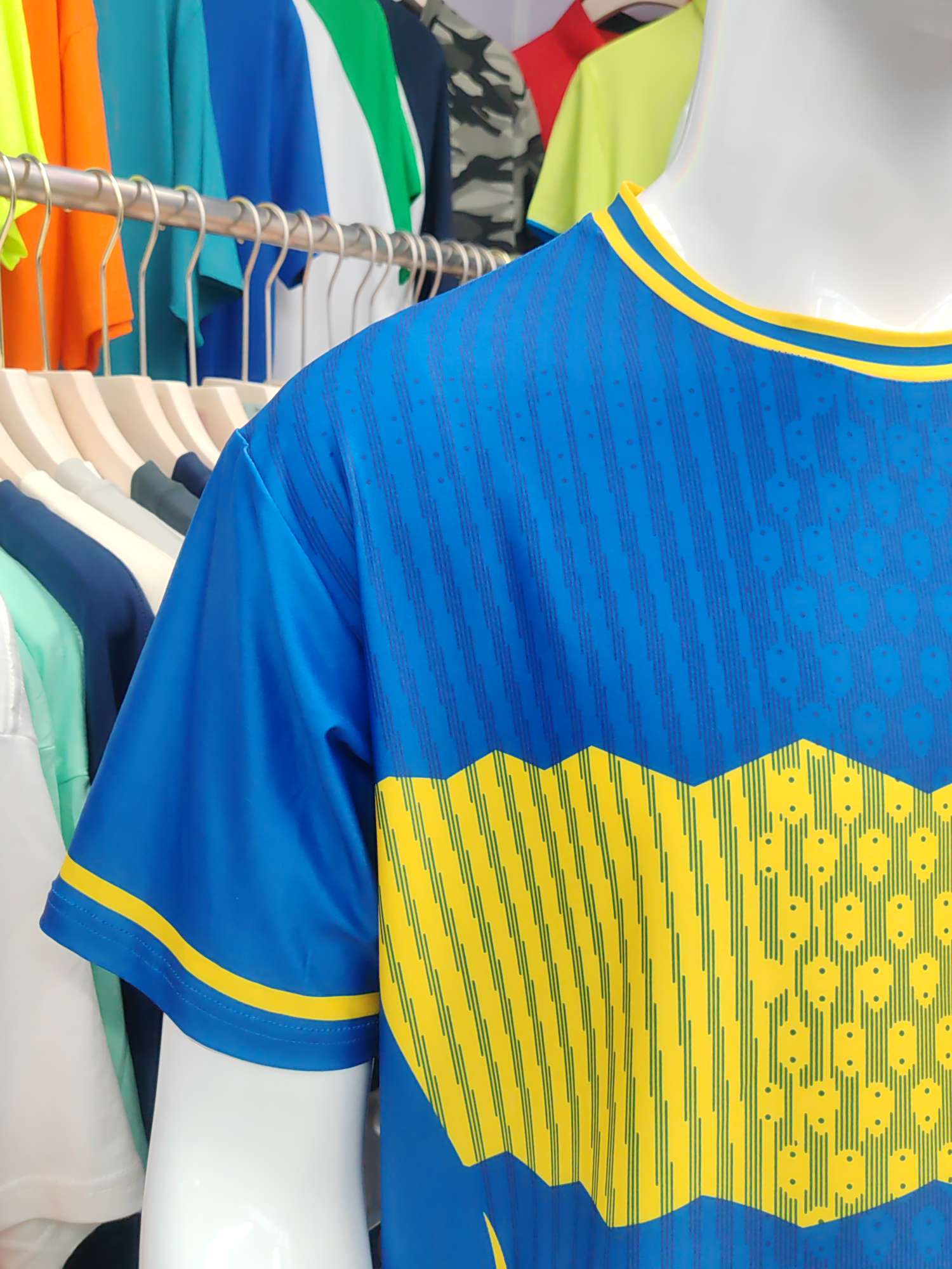 Cross-border sportswear, high-grade polyester and ammonia high-elasticity fabric, full-body printed sportswear, breathable and sweat-absorbent, professional sports and outdoor training sportswear, high-elasticity breathable and comfortable sportswear customization FG1616-8 Application Scenario