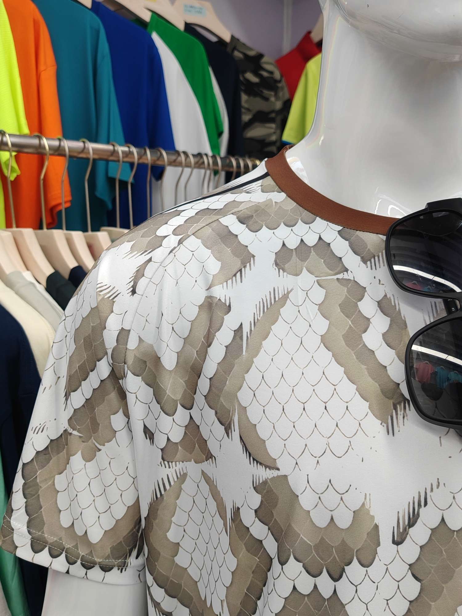 Cross-border sportswear, high-grade polyester and ammonia high-elasticity fabric, full-body printed sportswear, breathable and sweat-absorbent, professional sports and outdoor training sportswear, high-elasticity breathable and comfortable sportswear customization FG1616-4 detail image 5