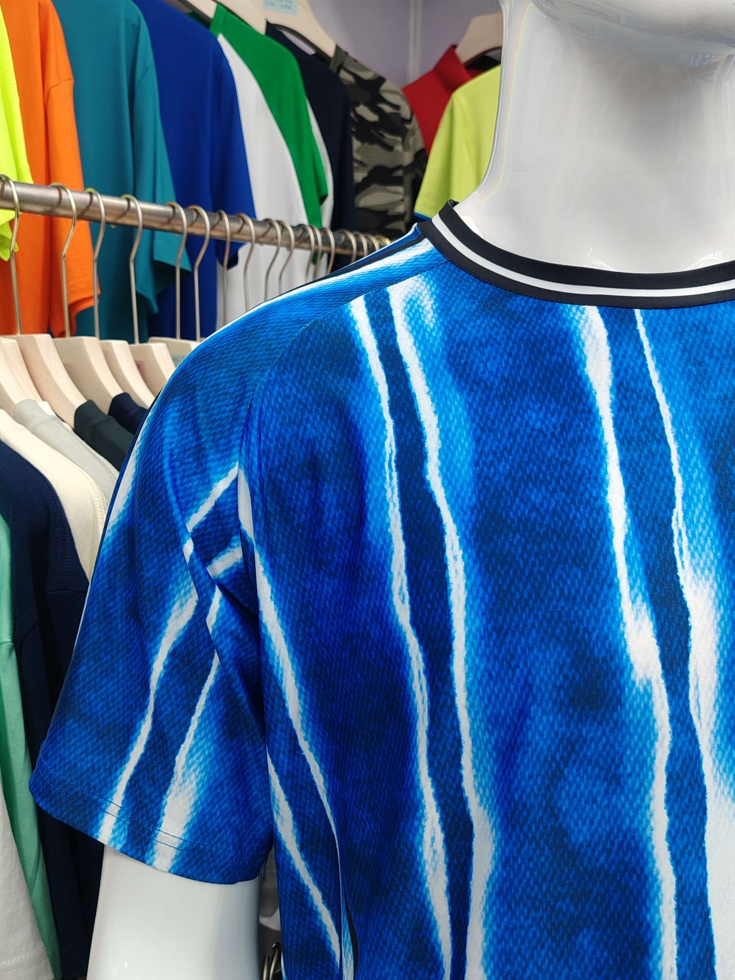 Cross-border sportswear, high-grade polyester and ammonia high-elasticity fabric, full-body printed sportswear, breathable and sweat-absorbent, professional sports and outdoor training sportswear, high-elasticity breathable and comfortable sportswear customization FG1616-7 detail image 5