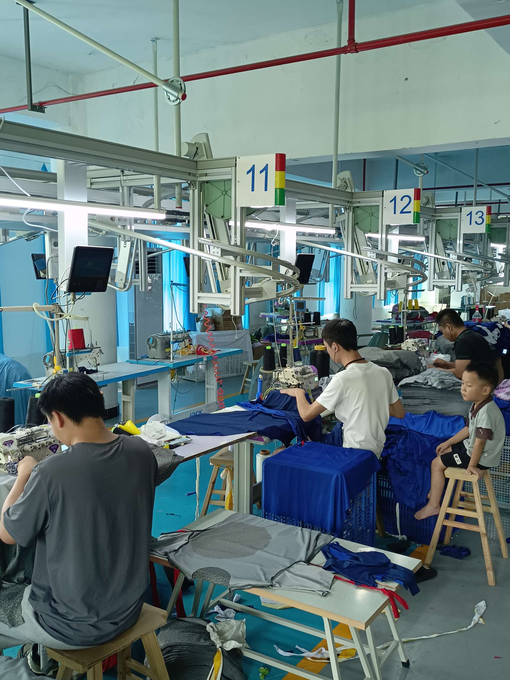 Cross-border sportswear customization factory, AI laser cutting digital hanging line, high-grade breathable fabric, full-body printing sportswear, breathable and sweat-absorbing professional sports outdoor training sportswear, high-elasticity breathable and comfortable sportswear customization detail image 12