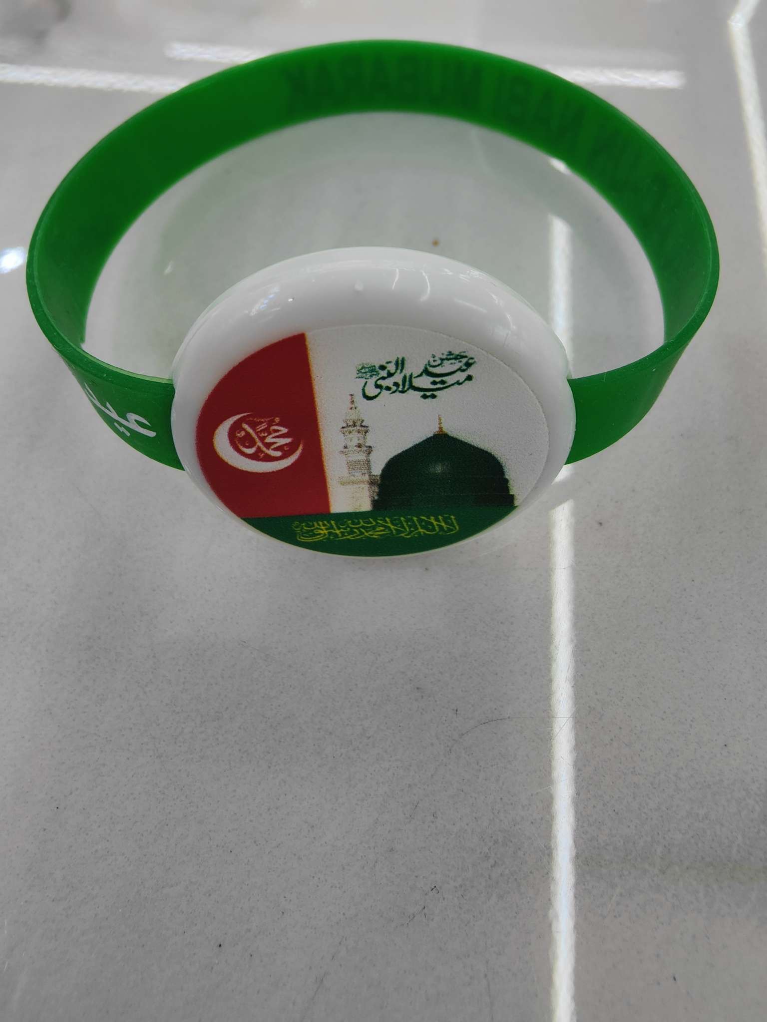 圆扣配硅胶手环 手环上印刷图案 圆扣上印刷图案 新款饰品配件热销 其他饰品配件精选 高品质饰品打造独特风格
